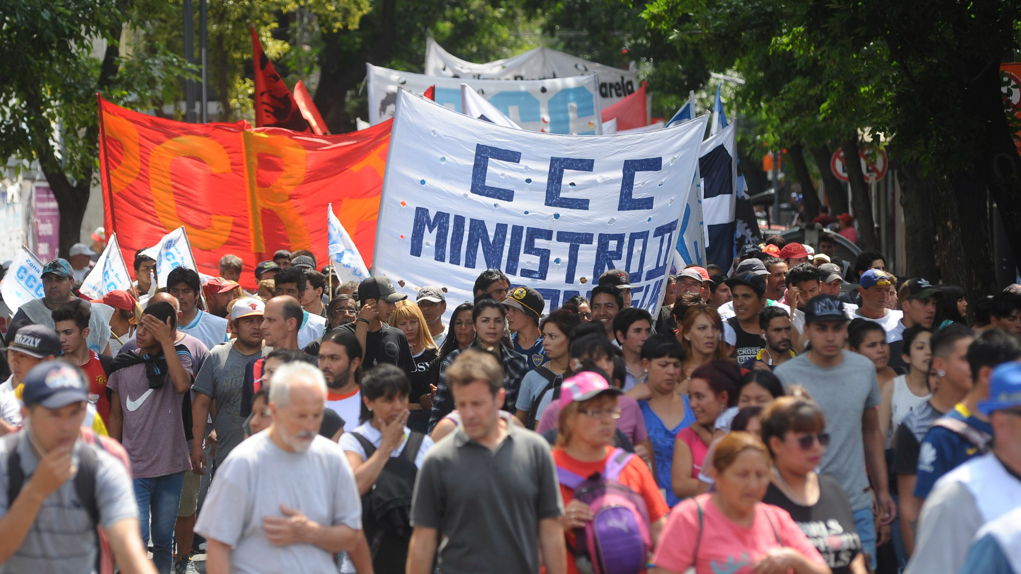 Manifestantes de la Corriente Clasista y Combativa