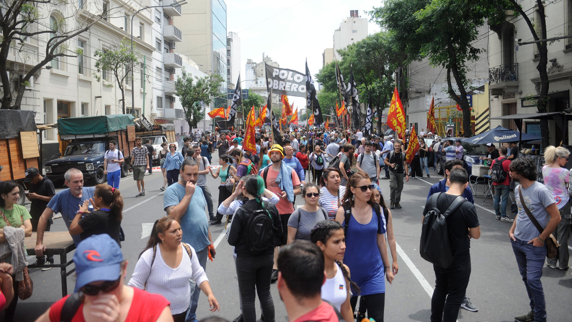 Para la marcha, desde Seguridad emplearon las cuatro tanquetas blindadas Dongfen donadas por el gobierno chino