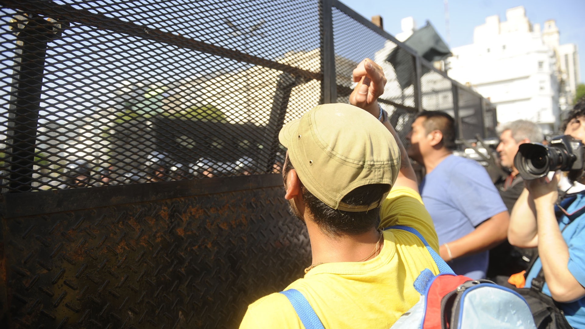 Durante la protesta hubo más de 2000 efectivos de seguridad custodiando el centro de la ciudad