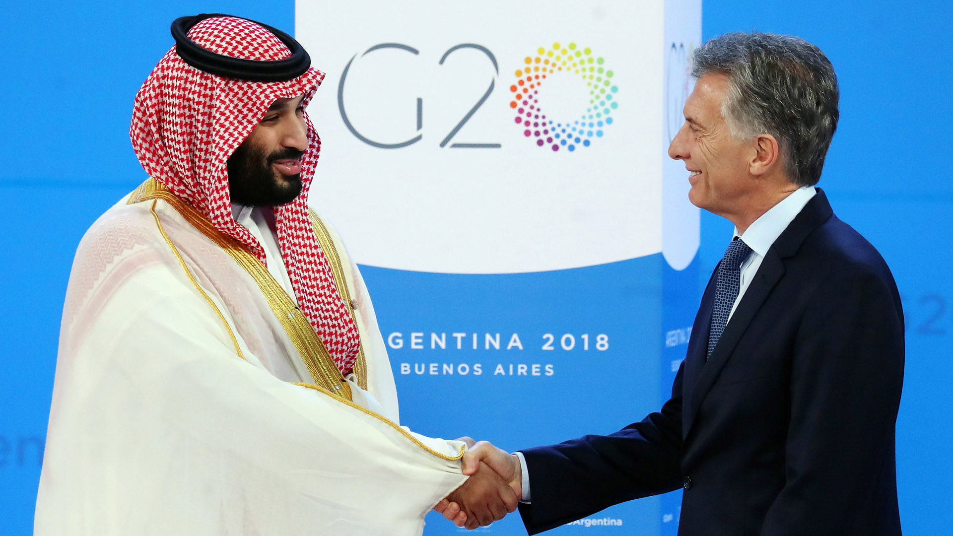 El príncipe Mohammed Bin Salman, recibido por el presidente argentino al inicio del G20 (Reuters)