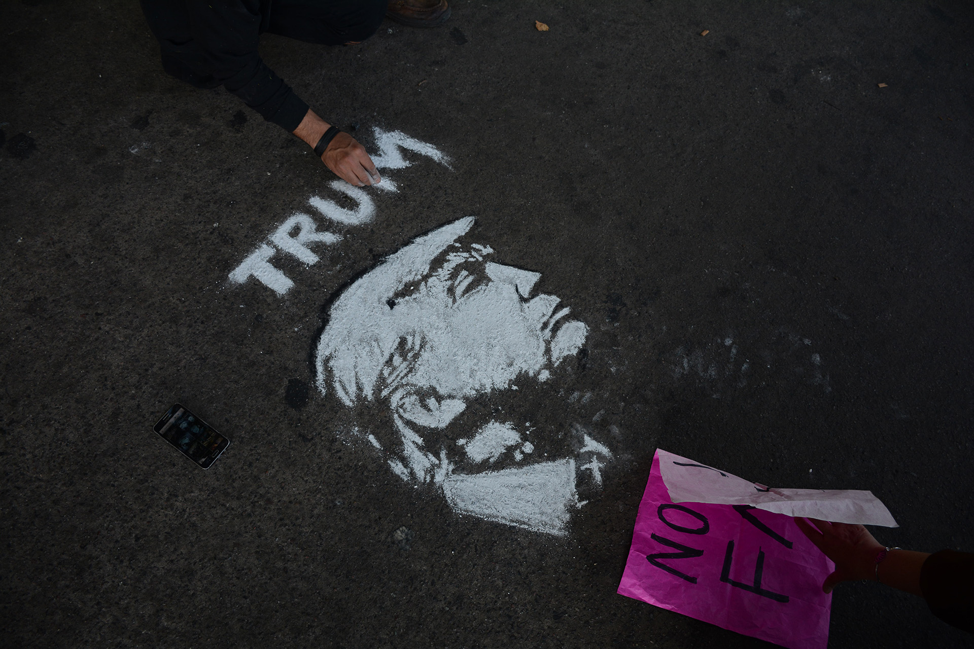 Una de las pintadas contra el presidente norteamericano, Donald Trump