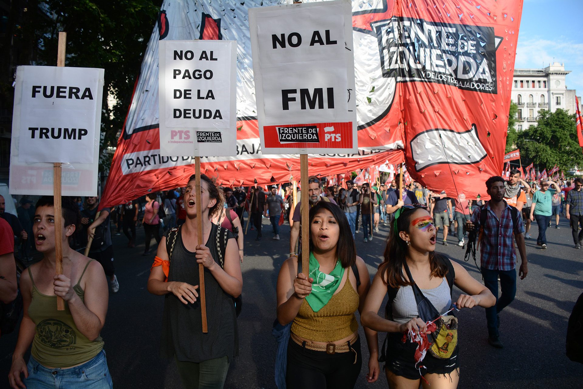 Miles de personas se movilizaron para protestar