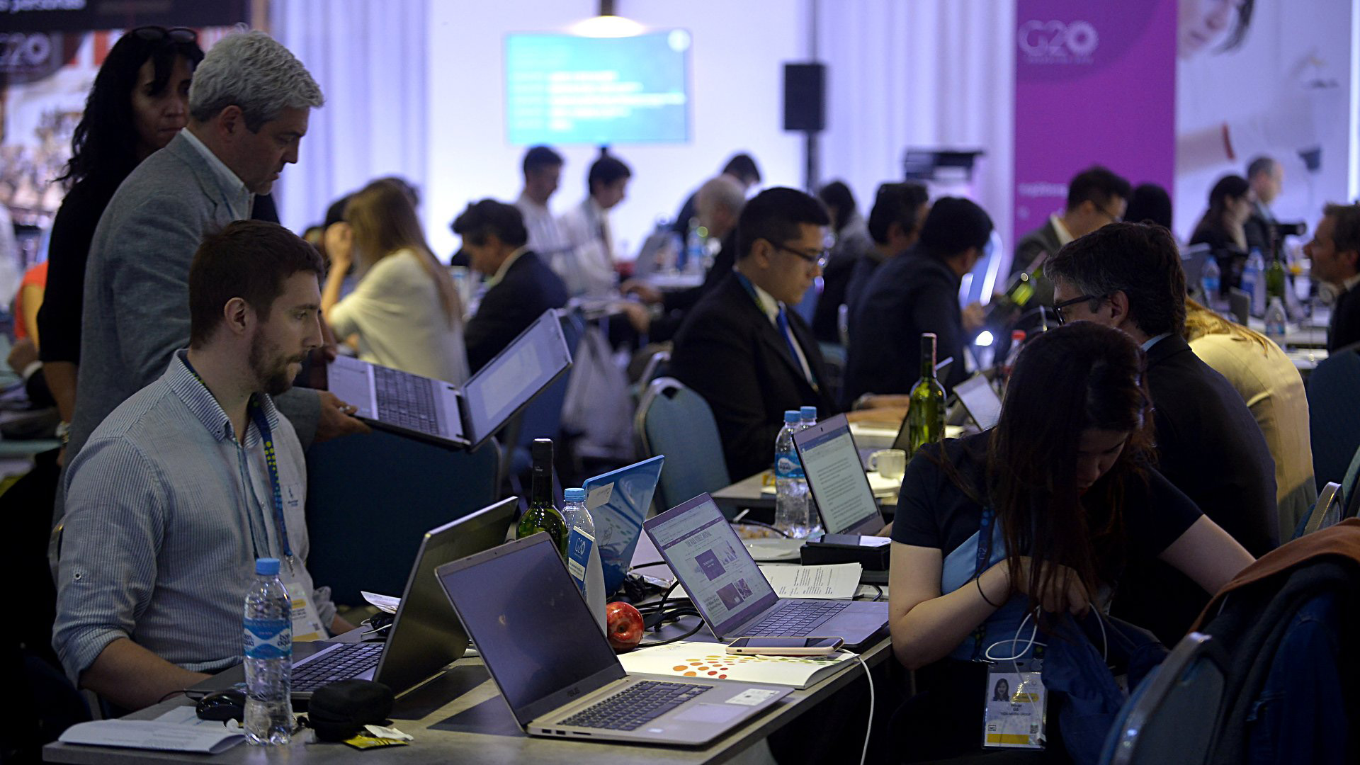 Un día de trabajo normal en el centro de medios
