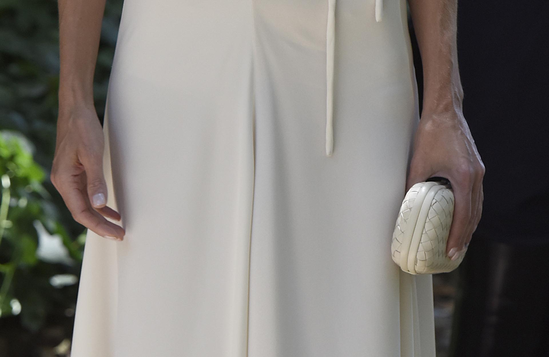 Juliana Awada llevó un clutch al tono en la Villa Ocampo en donde recibió a las primeras damas de la cumbre de G 20. Foto Matías Campaya/GENTE