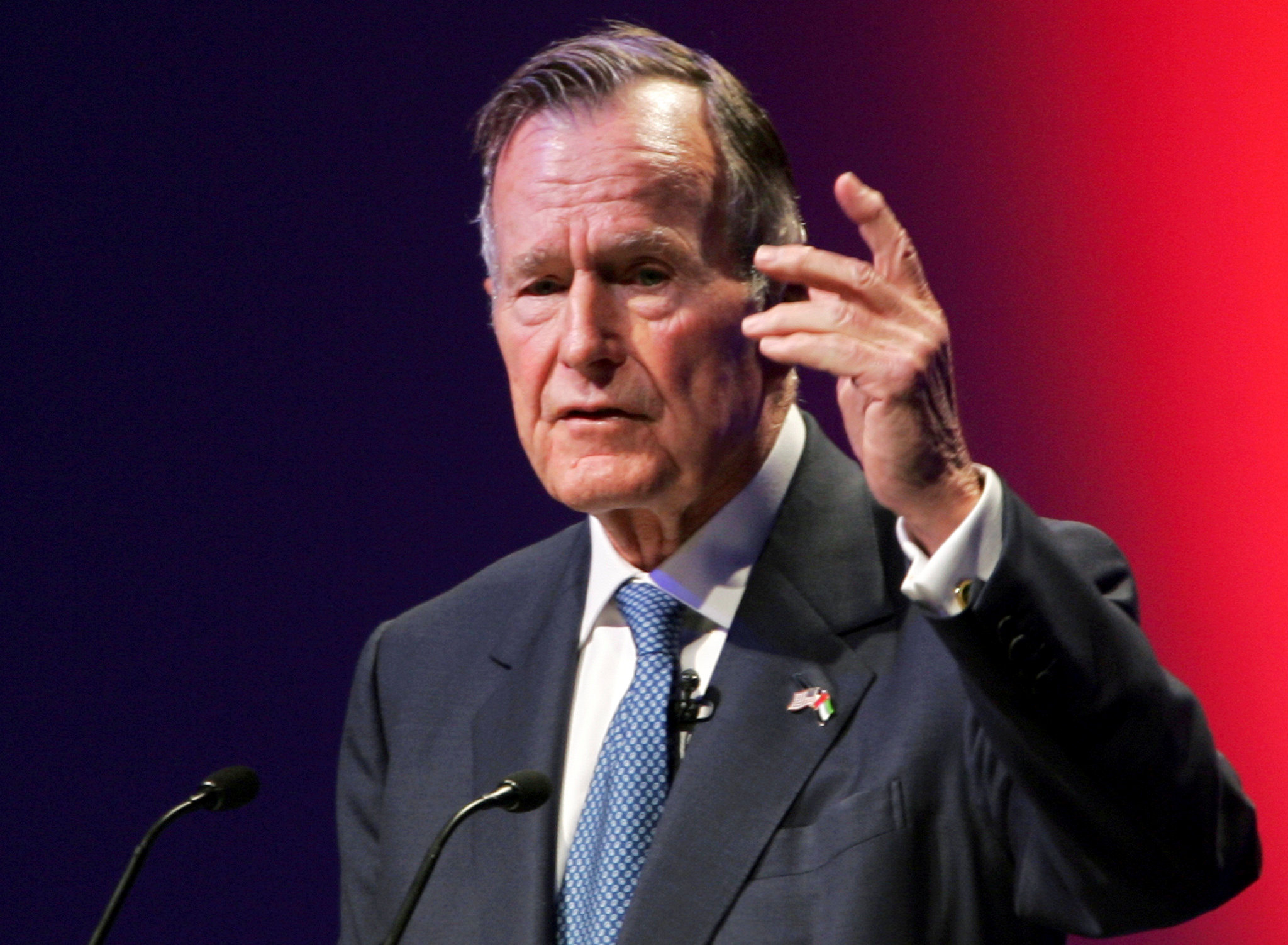 George H.W. Bush en Abu Dhabi en 2006. (REUTERS/Stringer/File Photo)