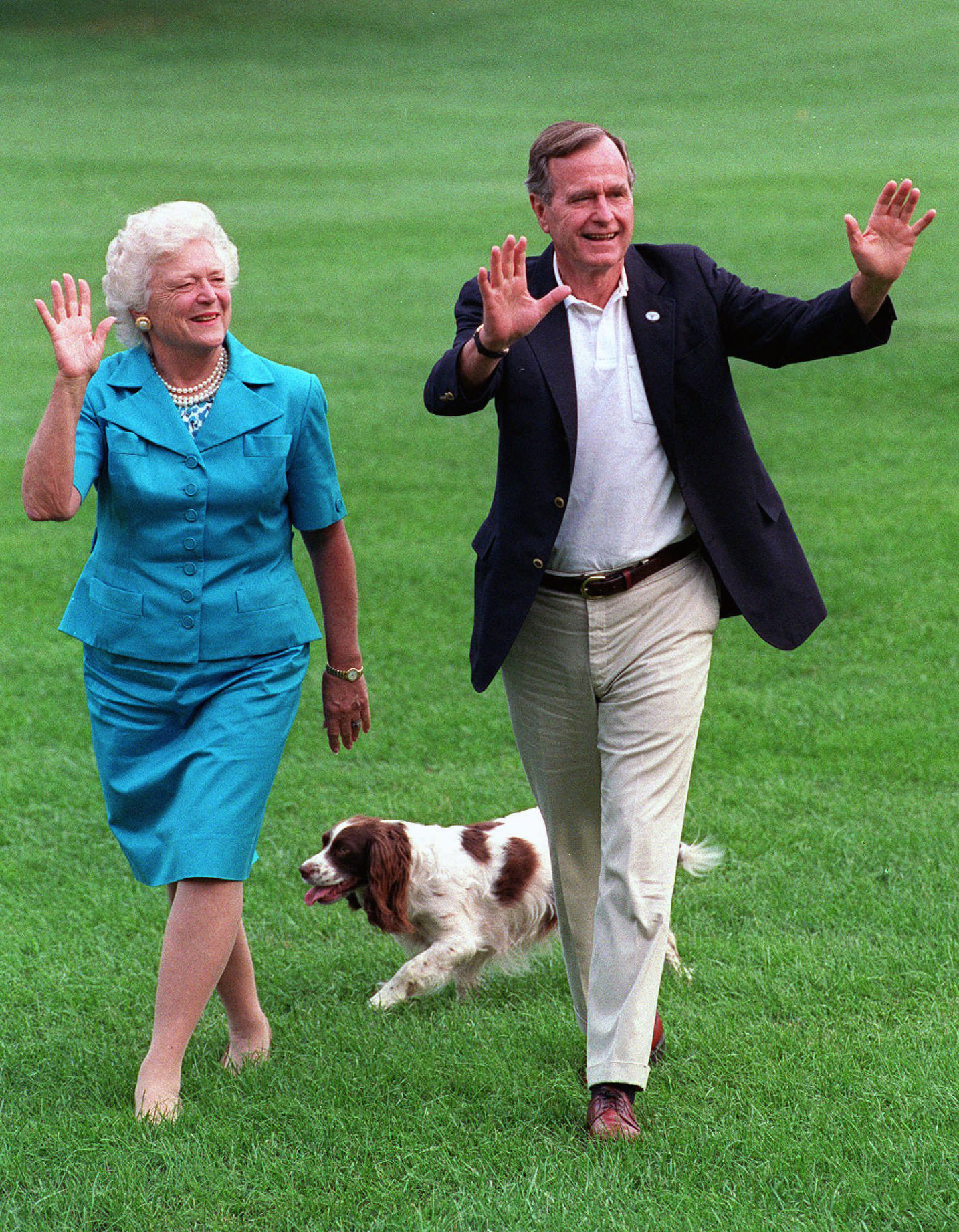 George H.W. Bush y Barbara Bush en la Casa Blanca. (AP Photo/Scott Applewhite)