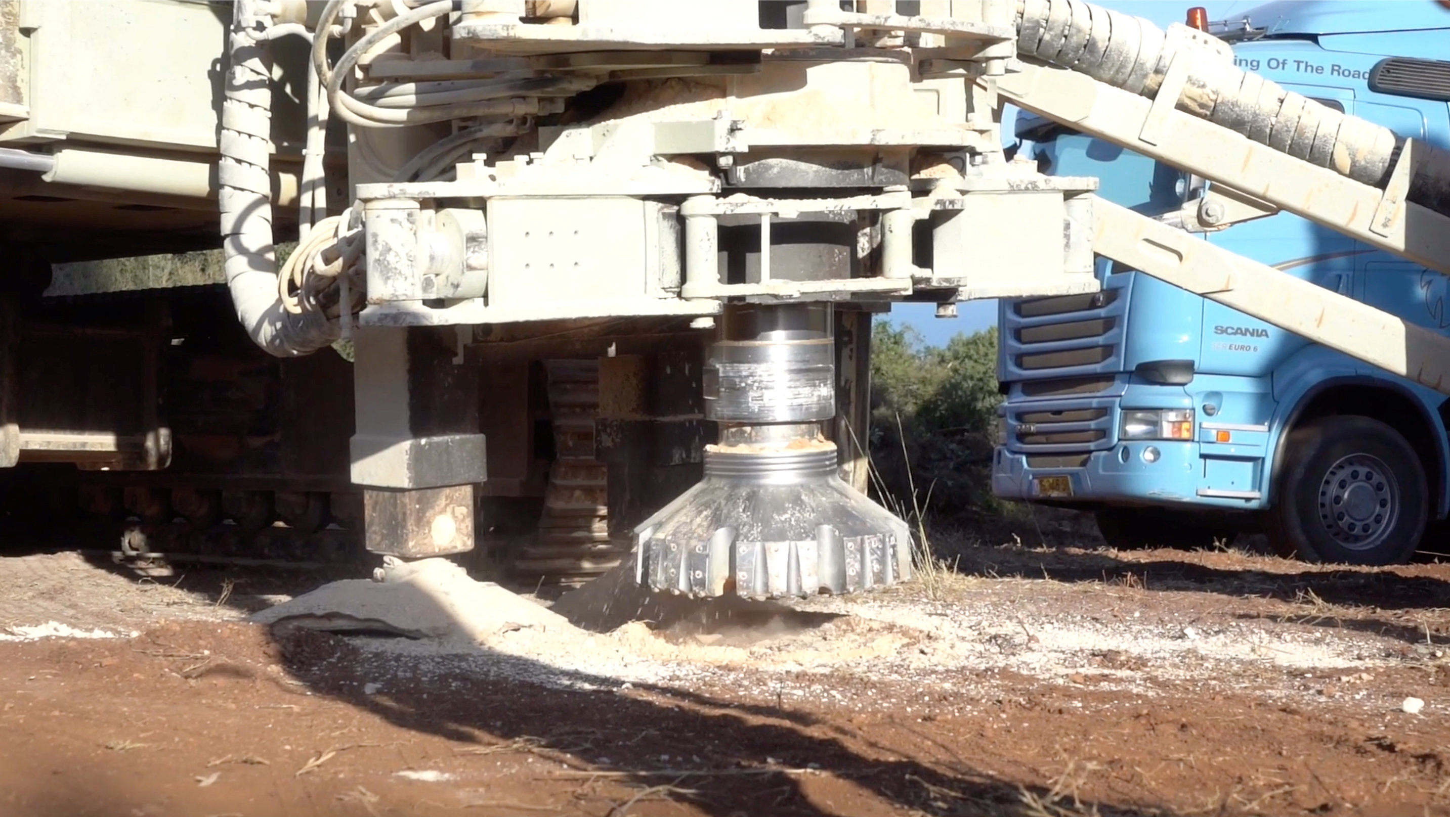 Otra de las maquinas usadas para la destrucción de los túneles (Portavoz de las Fuerzas de Defensa israelíes via REUTERS)