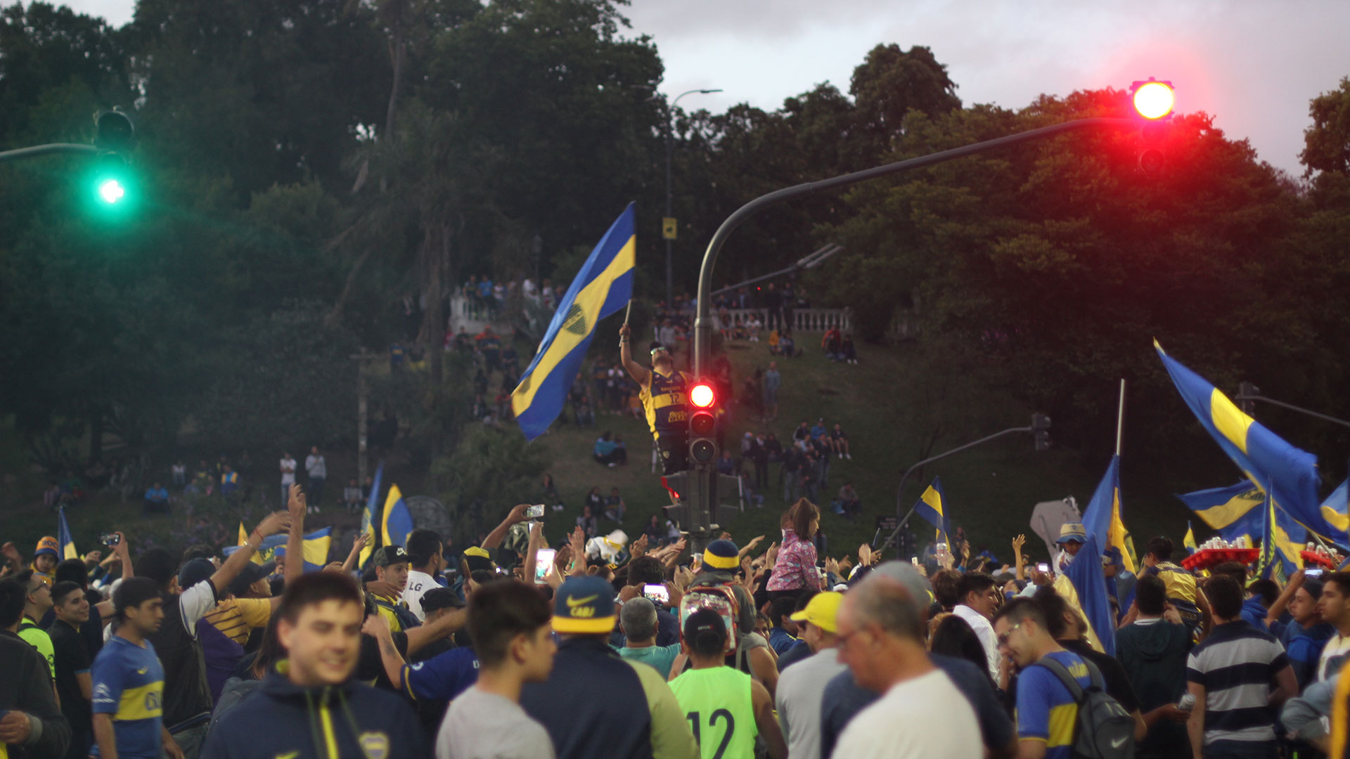 El próximo domingo, los xeneizes y los integrantes de la Banda paralizarán al planeta en busca de la convulsionada Copa Libertadores