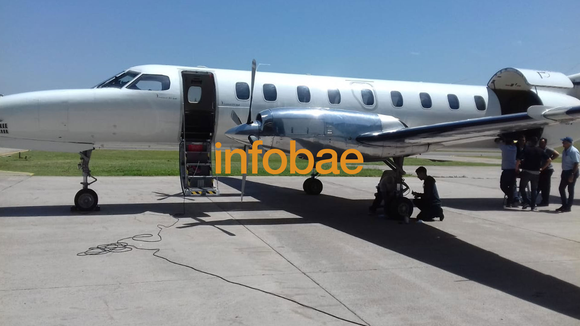 El vuelo de American jet que trae al continente los restos del capitán Castagnari