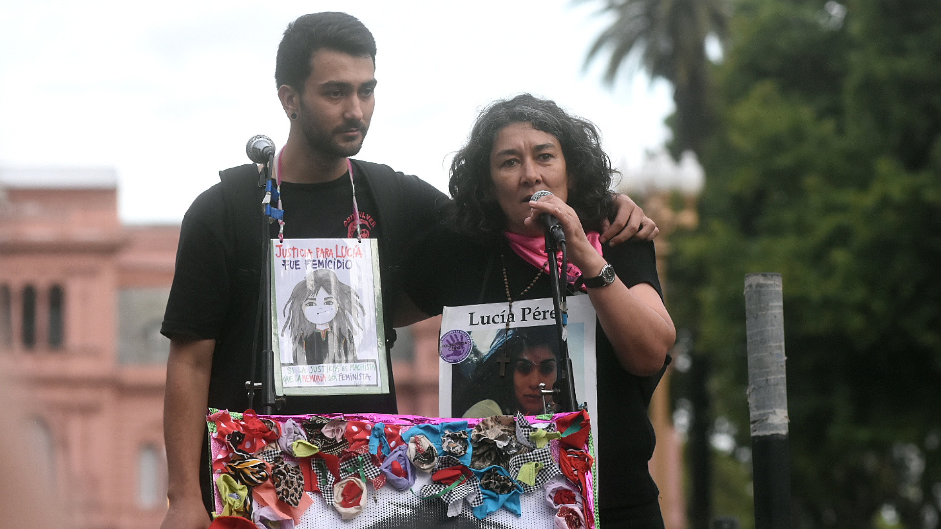 La marcha estuvo encabezada por Marta y Matías, la madre y el hermano de Lucía Pérez, quienes viajaron especialmente desde Mar del Plata
