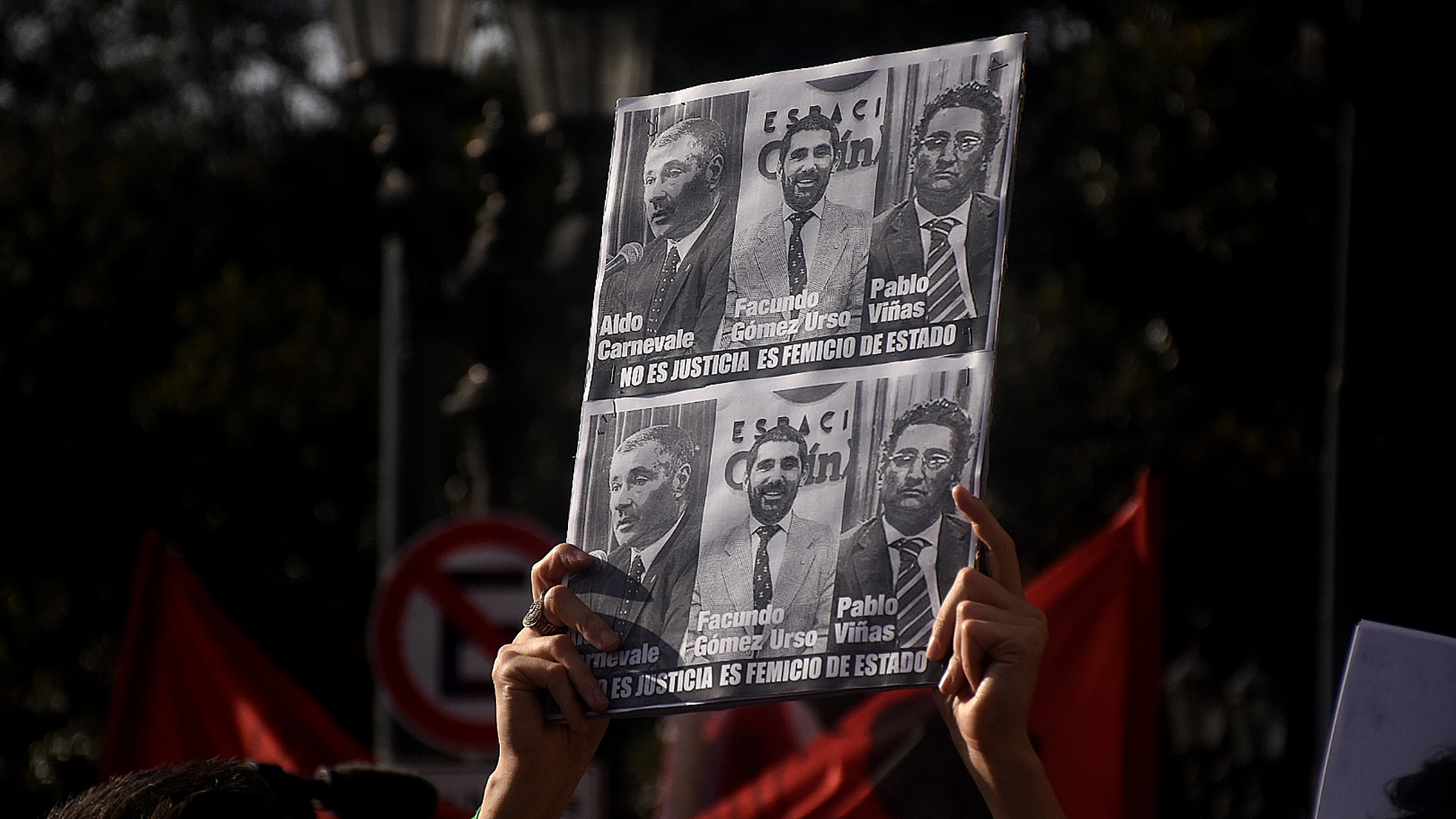 Los jueces que absolvieron a las personas acusadas por la muerte de Lucía Pérez fueron repudiados durante la manifestación