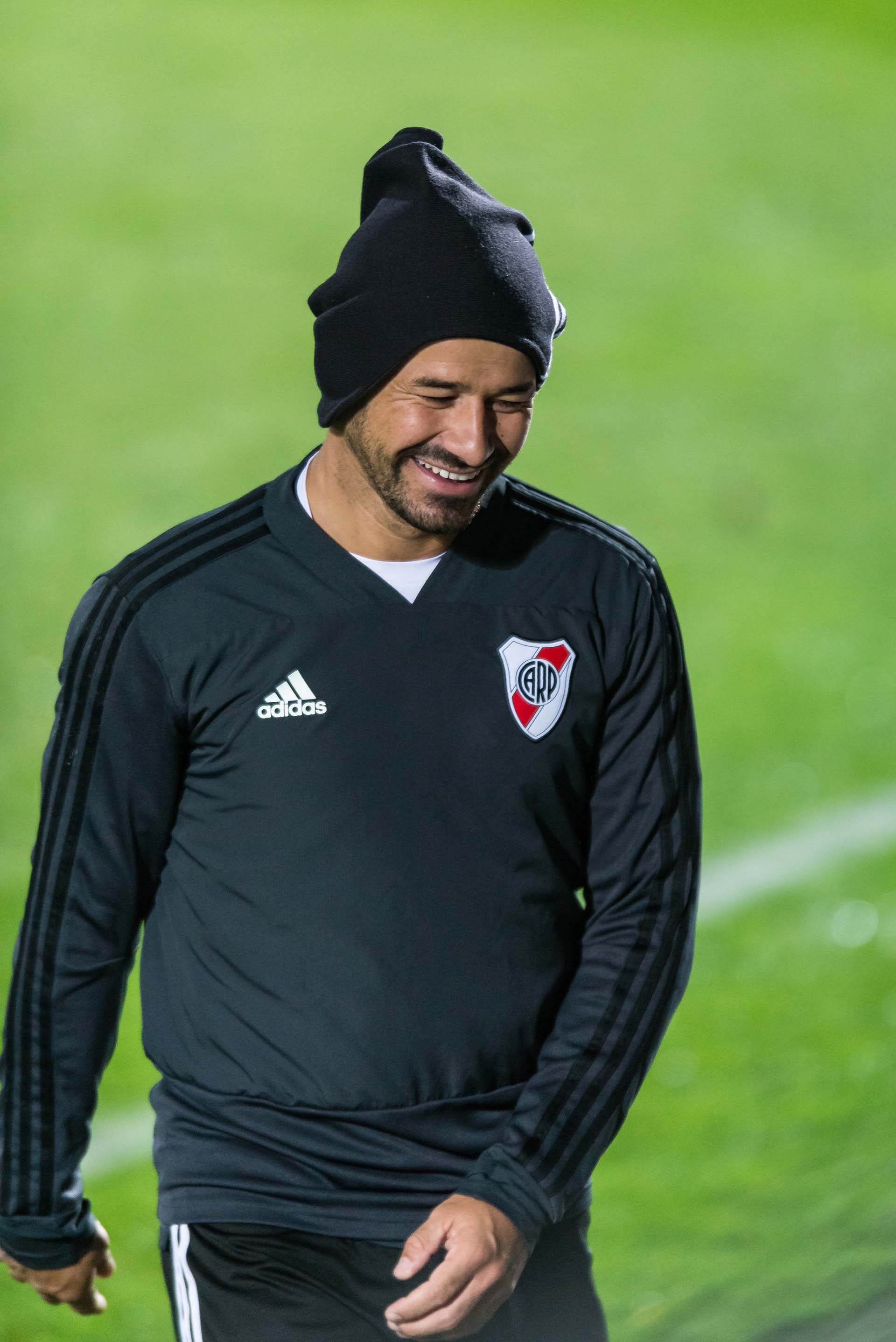 Rodrigo Mora sonríe en el entrenamiento que River protagonizó en el predio del Real Madrid