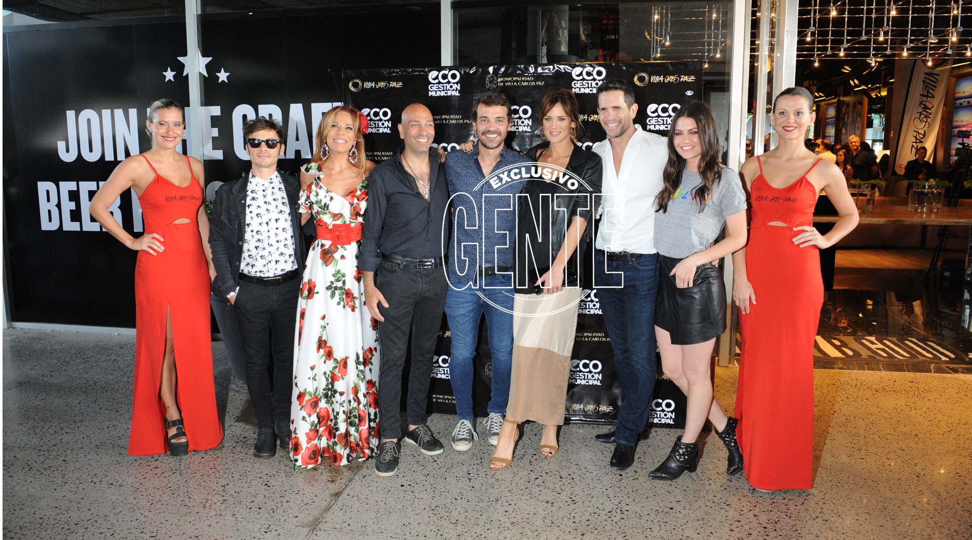 El elenco de “Locos por Luisa” con Tomás Fonzi, Iliana Calabró, Fredy Villarreal, Pedro Alfonso, Paula Cháves, Diego Ramos y Sofía “Jujuy” Jiménez. Foto: Julio César Ruiz/RevistaGENTE