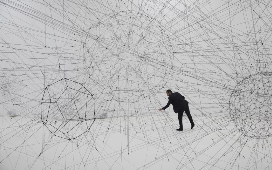 “On Air” se muestra en el Palais de Tokyo, en París, hasta el 6 de enero de 2019. (Tomás Saraceno)