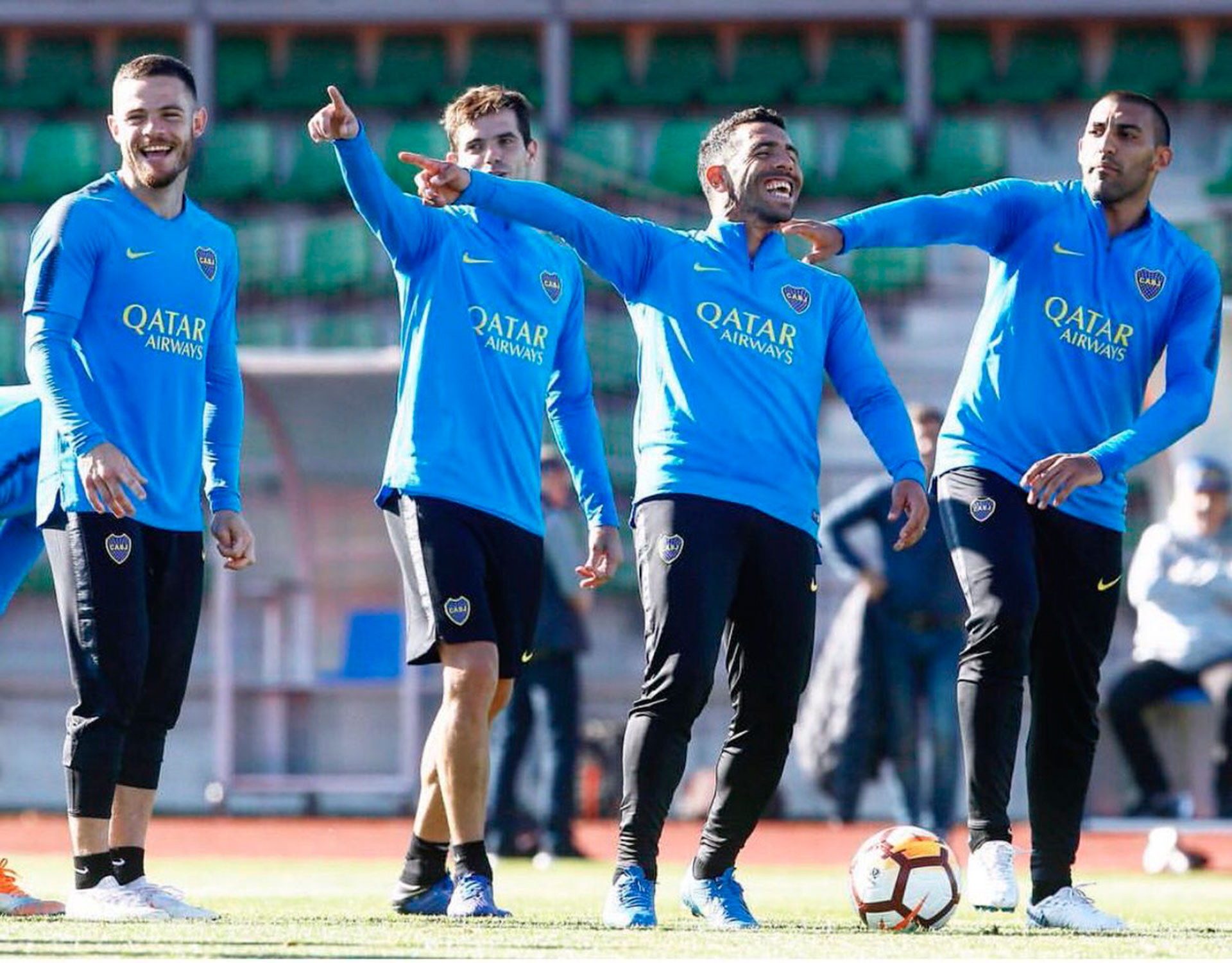 El plantel de Boca, entrenamiento a puertas abiertas.