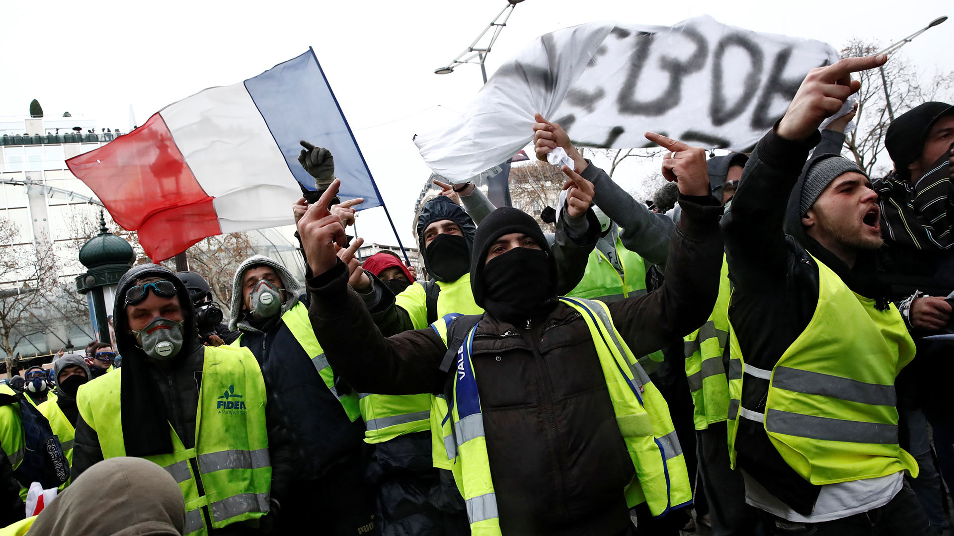 REUTERS/Christian Hartmann TEMPLATE OUT
