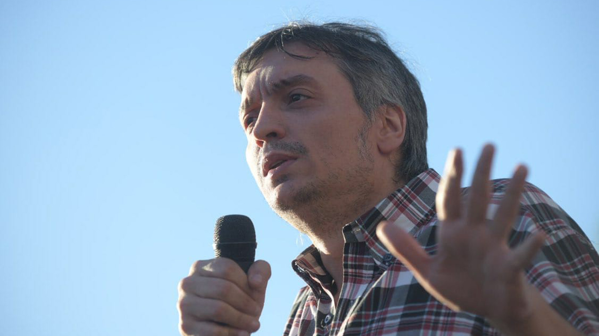 Máximo Kirchner denunció en La Plata la falta de inversión pública en salud.