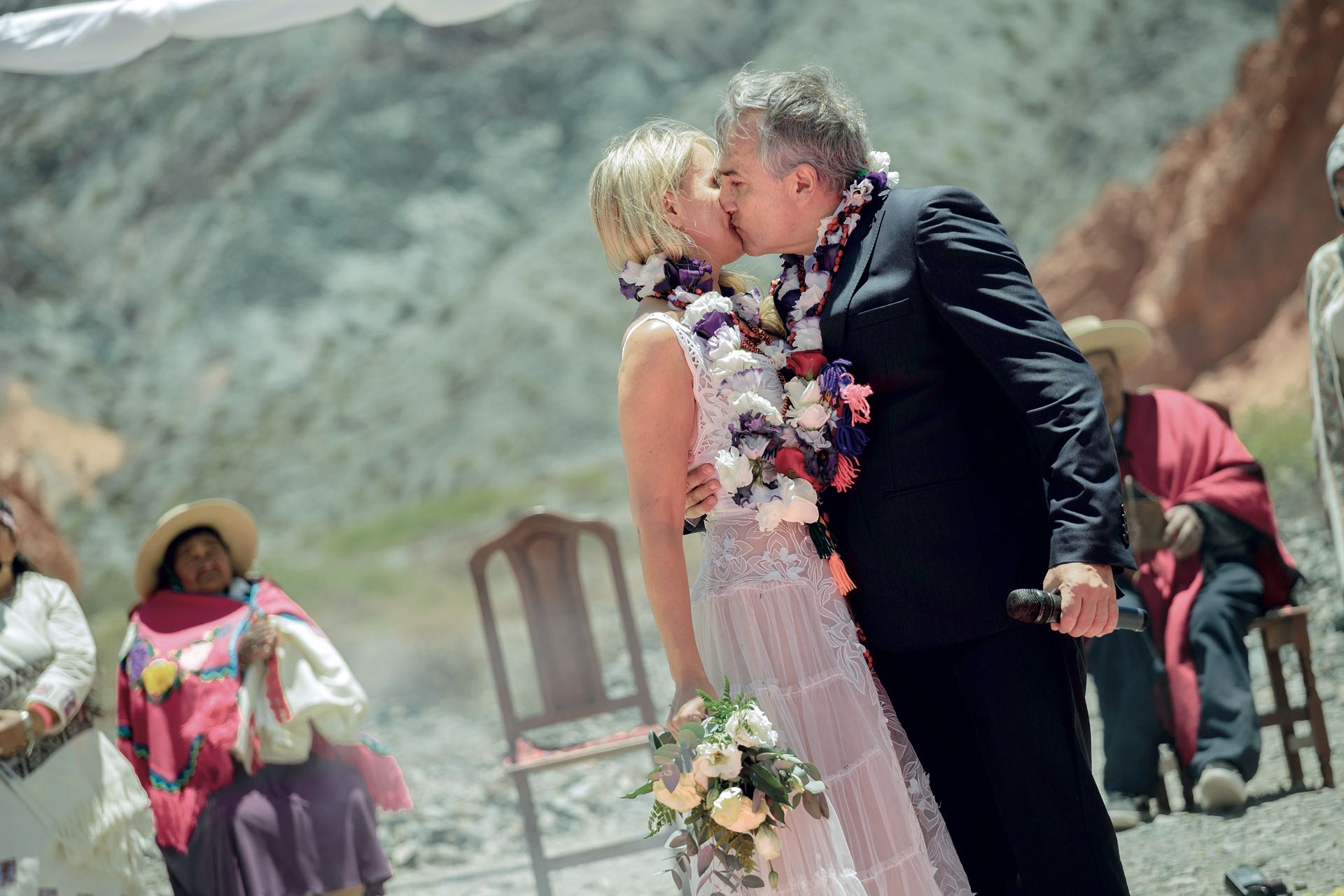 Todo concluyó con un beso.