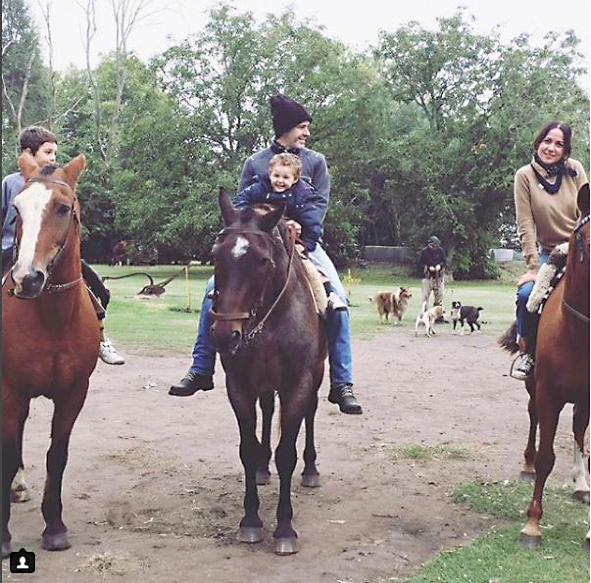 Valeria Gastaldi junto a su marido y sus hijos (Foto instagram)