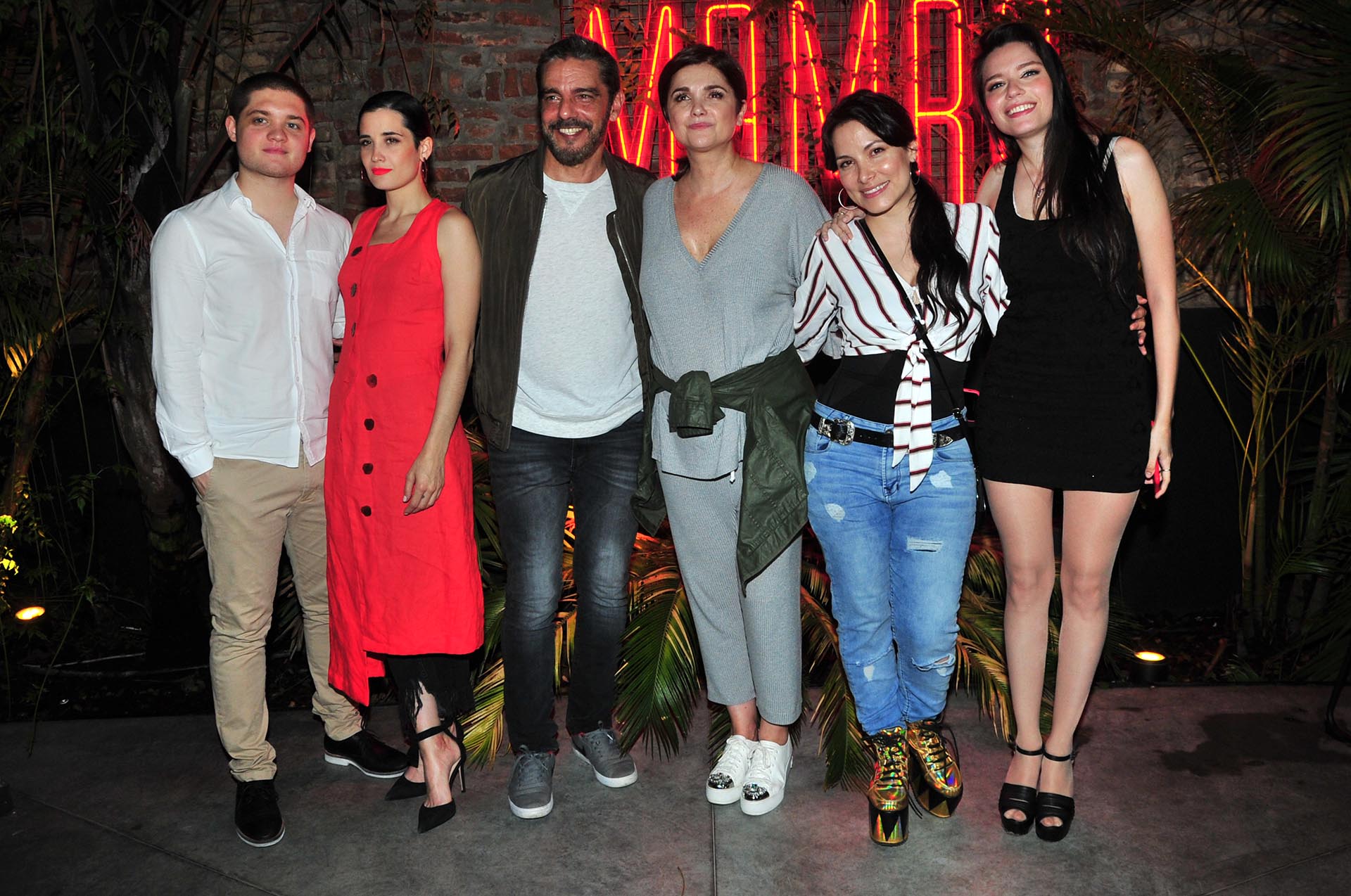 Toto Kirzner, Flor Torrente, Fabián Mazzei, Araceli González, Griselda Sánchez y Mica Suárez