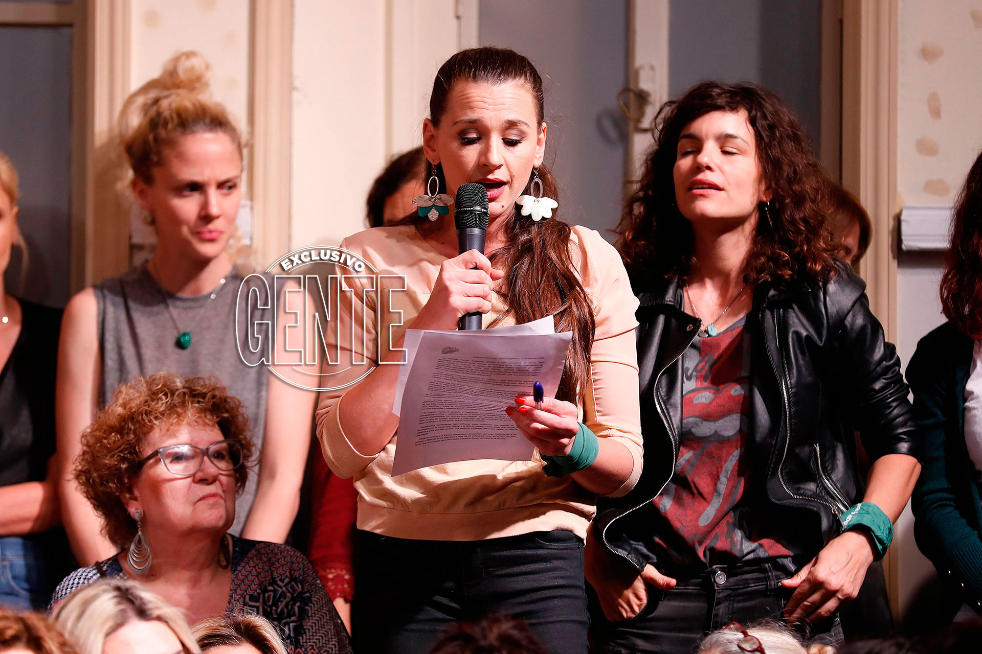 Laura Azcurra rodeada por Leonora Balcarce y Marina Glazer (Foto: Francisco Trombetta/GENTE)