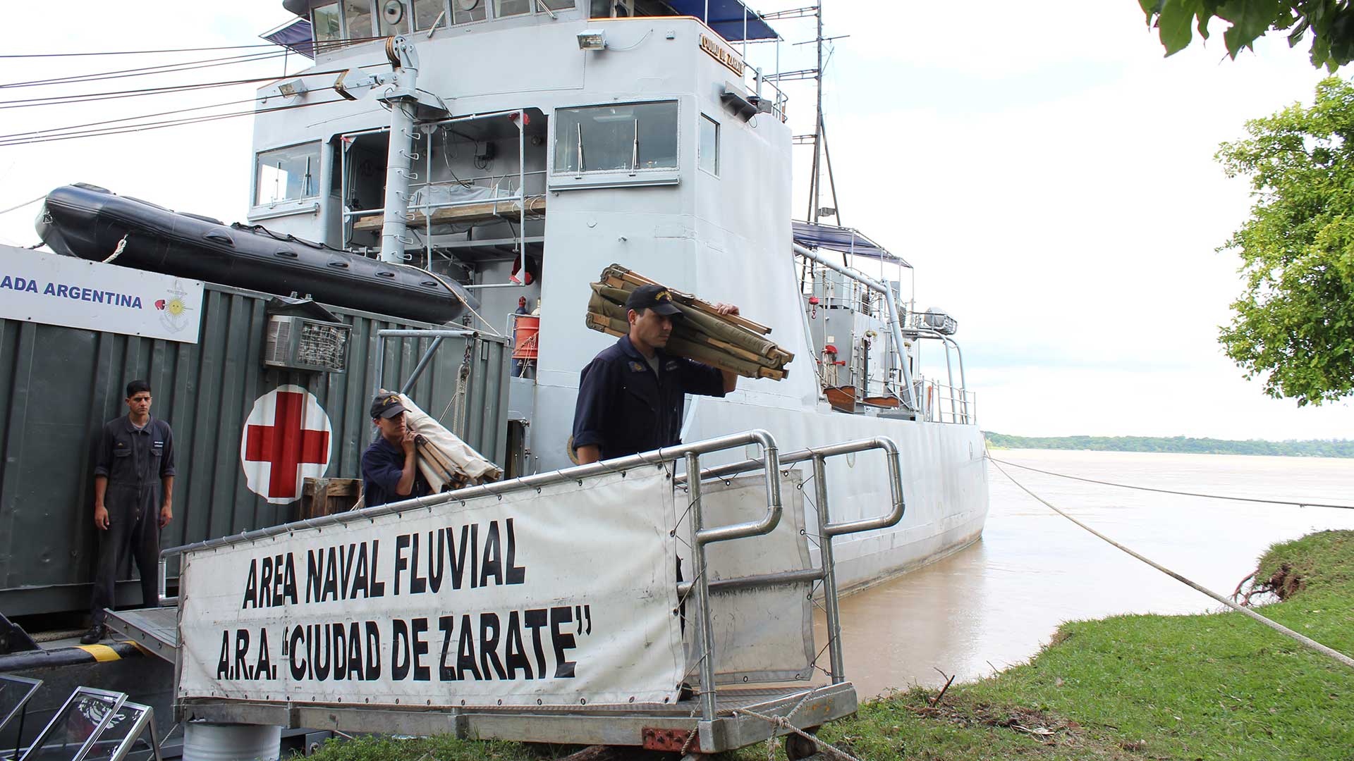 El buque multipropósito ARA Ciudad de Zárate está equipado con consultorios médicos en los que se brindó asistencia durante la campaña sanitaria fluvial. Foto: Gentileza DIMAE.