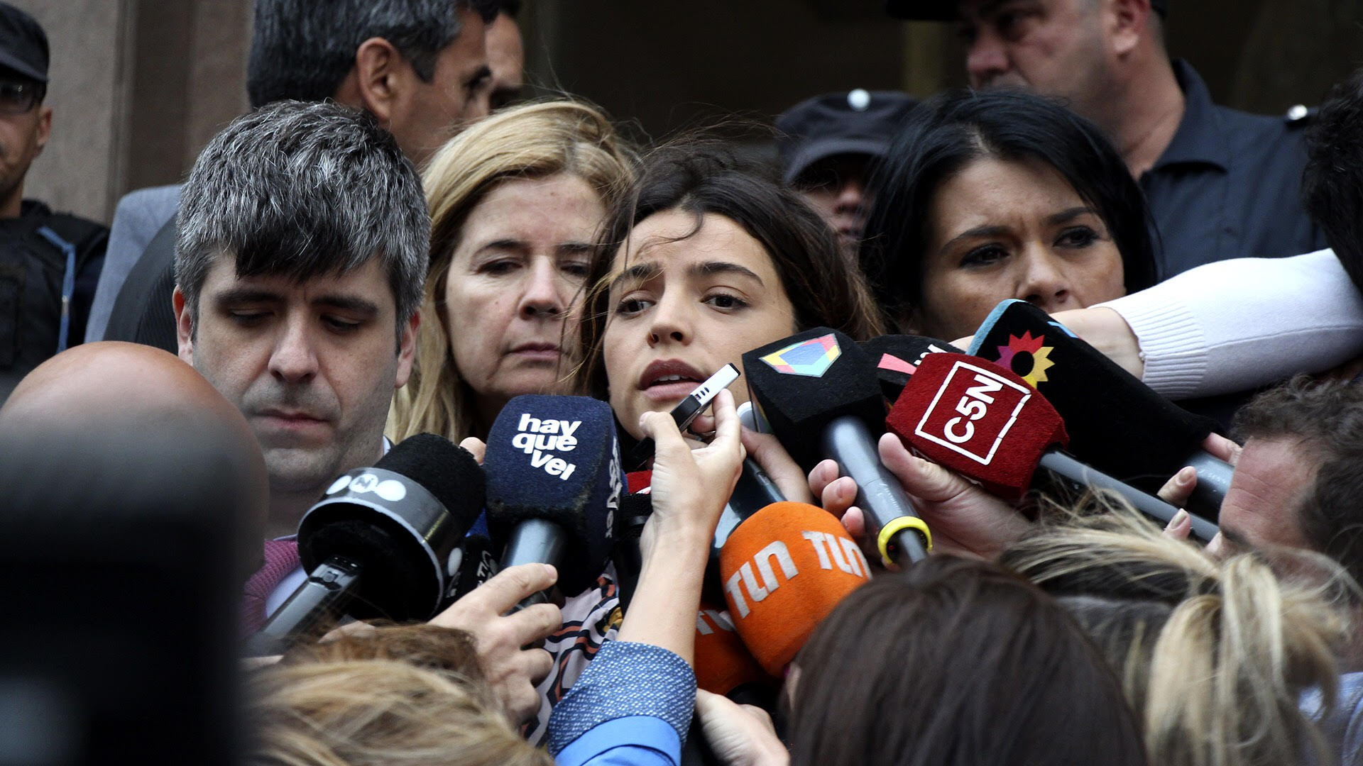 Calu Rivero, también denunciada por Darthés, hoy en los tribunales de Inmigrantes. (Thomas Khazki)