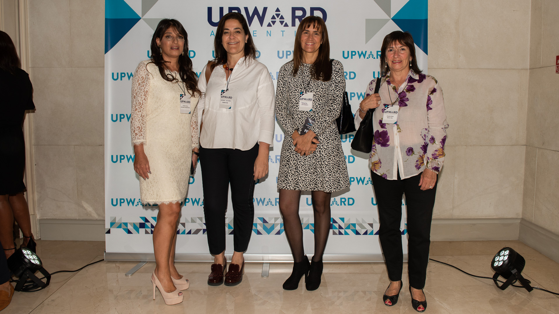 Viviana Zocco (UPWARD Argentina), Teresita Ithurburu (Directora General de BASA SAlud) y Claudia Nieto (Directora Banco Itaú)