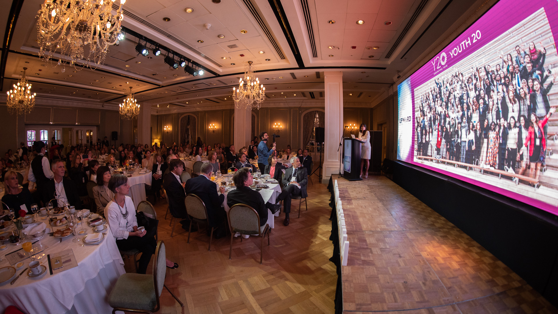 Para rubricar el cierre del año, Upward Woman Argentina (UWA) presentó dos iniciativas sólidas, la Guía de buenas prácticas de UWA 2018 sobre “Igualdad y equidad de género” y un estudio colaborativo “Mujeres en el mercado de trabajo: una deuda y una oportunidad”.