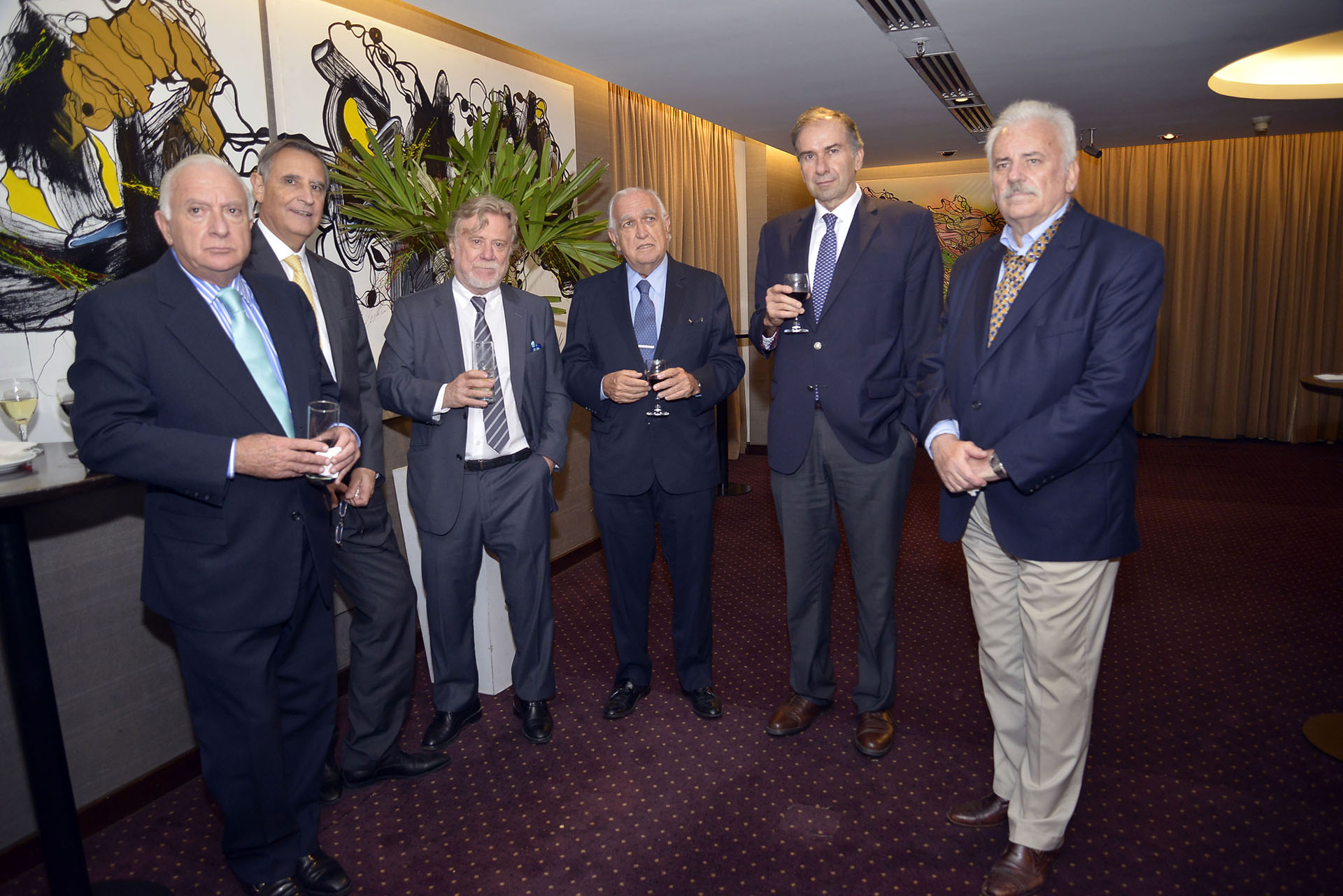 Norberto Frigerio; Hector Aranda; el editor general del diario Clarín, Ricardo Kirschbaum; el jurista Ricardo Gil Lavedra; el senador Humberto Schiavoni y Carlos Prim (Página/12)