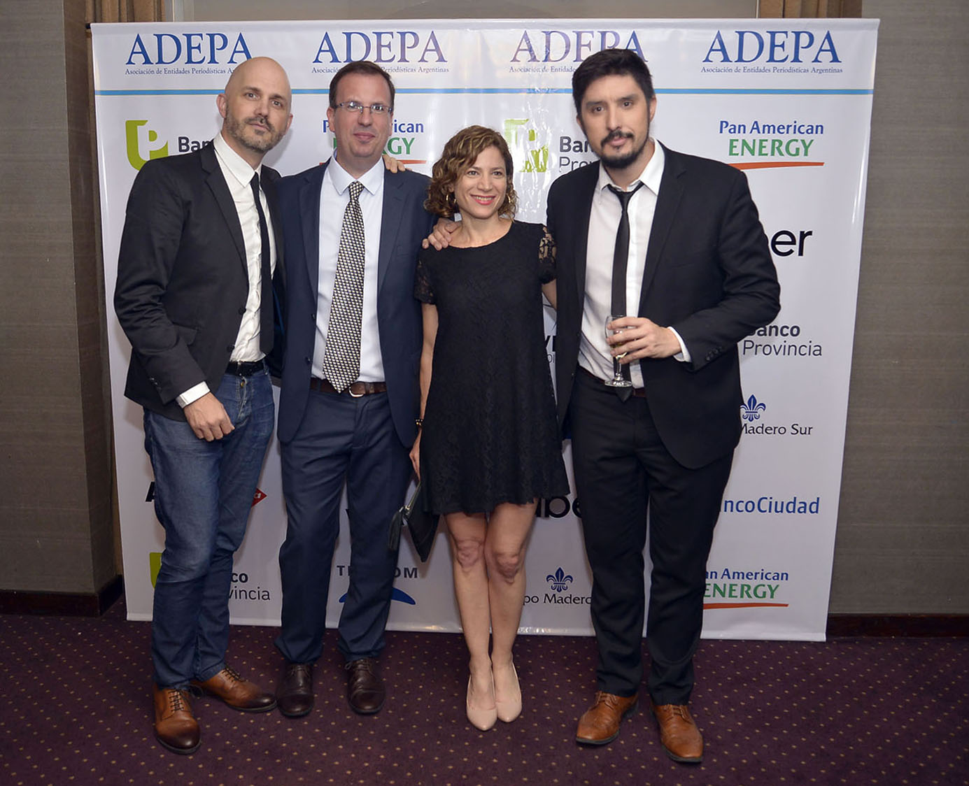 Juan Manuel Lucero, líder del área de NewsLab de Google; el director ejecutivo de Adepa Andrés D’Alessandro, la gerente de Políticas Públicas de Google, Eleonora Ravinovich; Lucas Morando
