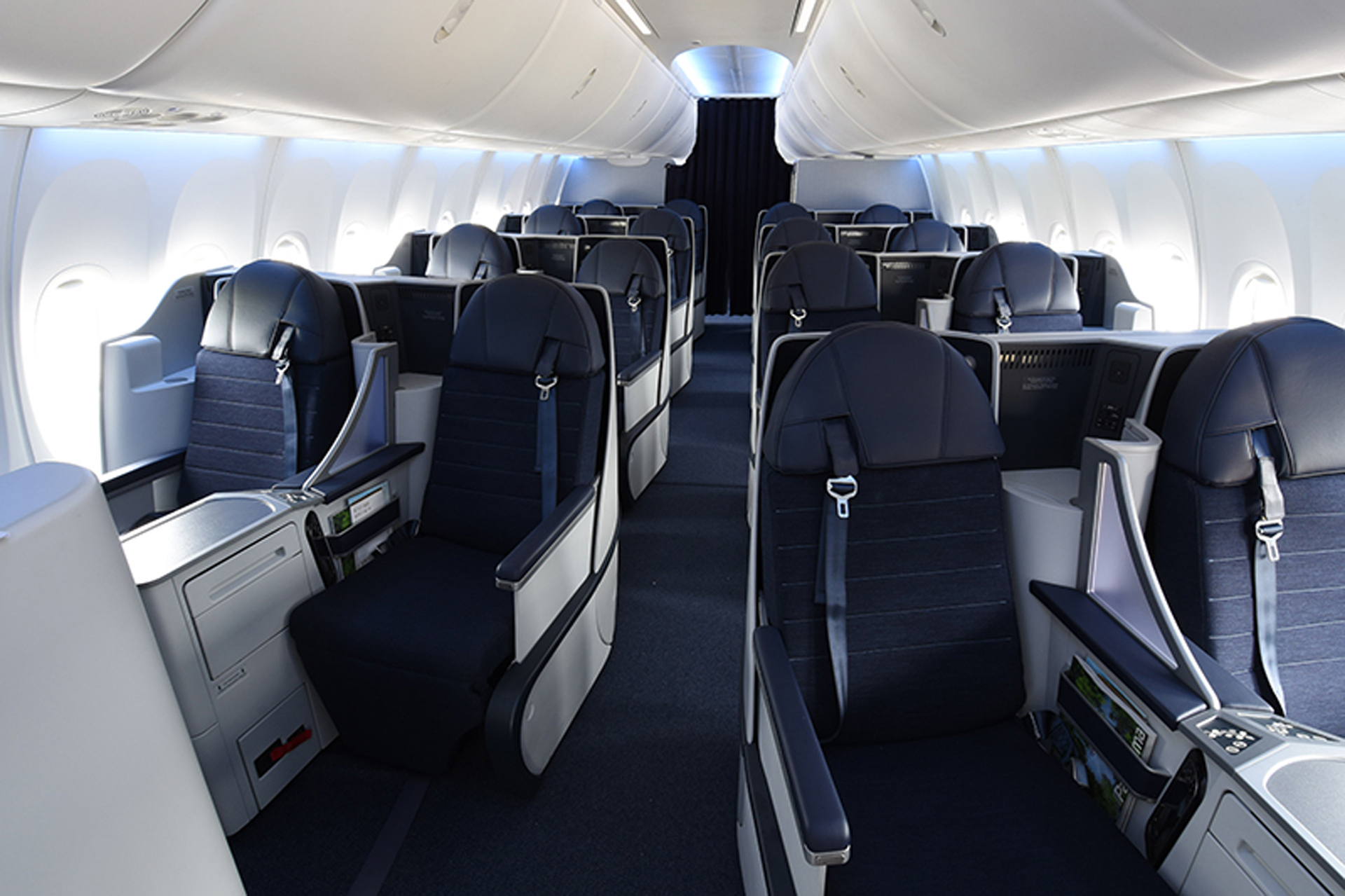 Copa Airlines presenta la moderna Clase Ejecutiva Dreams, con 16 asientos reclinables tipo cama.