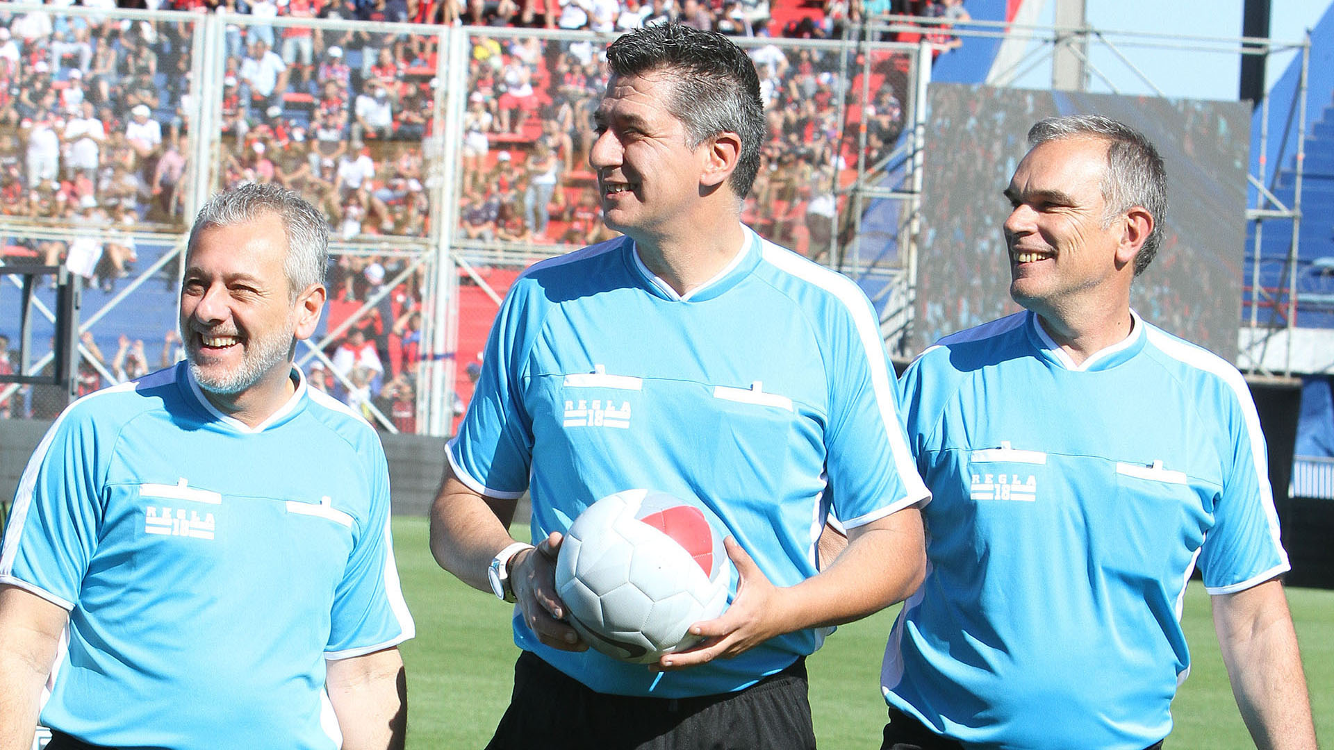 Carlos Maglio, reconocido hincha de San Lorenzo, fue el árbitro del encuentro (Matías Souto)
