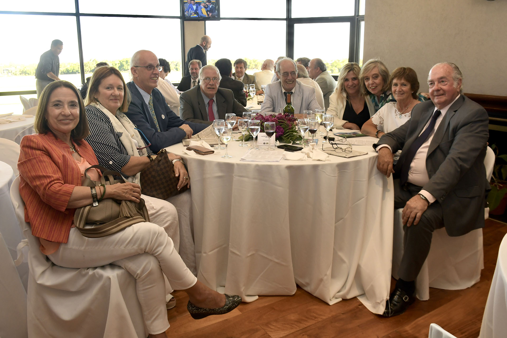 Socios del Jockey Club. Alejandro Piffaretti, Poupee, Verónica Lacarran de Pilarsi, Santiago Arauz de Pilar, Raúl Curuchet, Chao Baul y Adriana de Chau Baul.