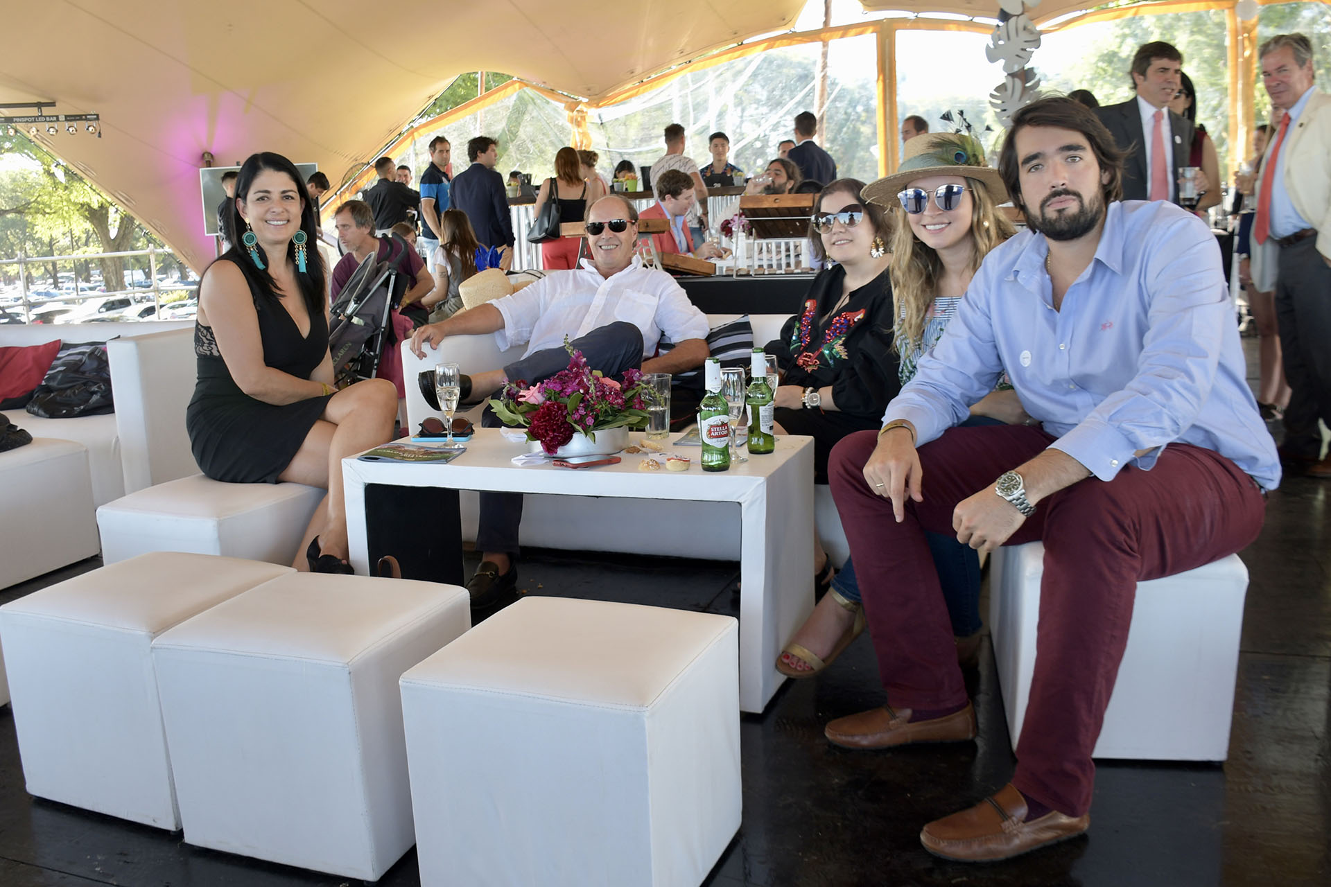 Al suspenderse la final del abierto de polo de Palermo, el equipo de Las Monjitas dijo presente. Alejandro Mejía, Maria Mónica Afanador (Colombia), Tatiana Bautista, Alberto Gómez y Patricia López