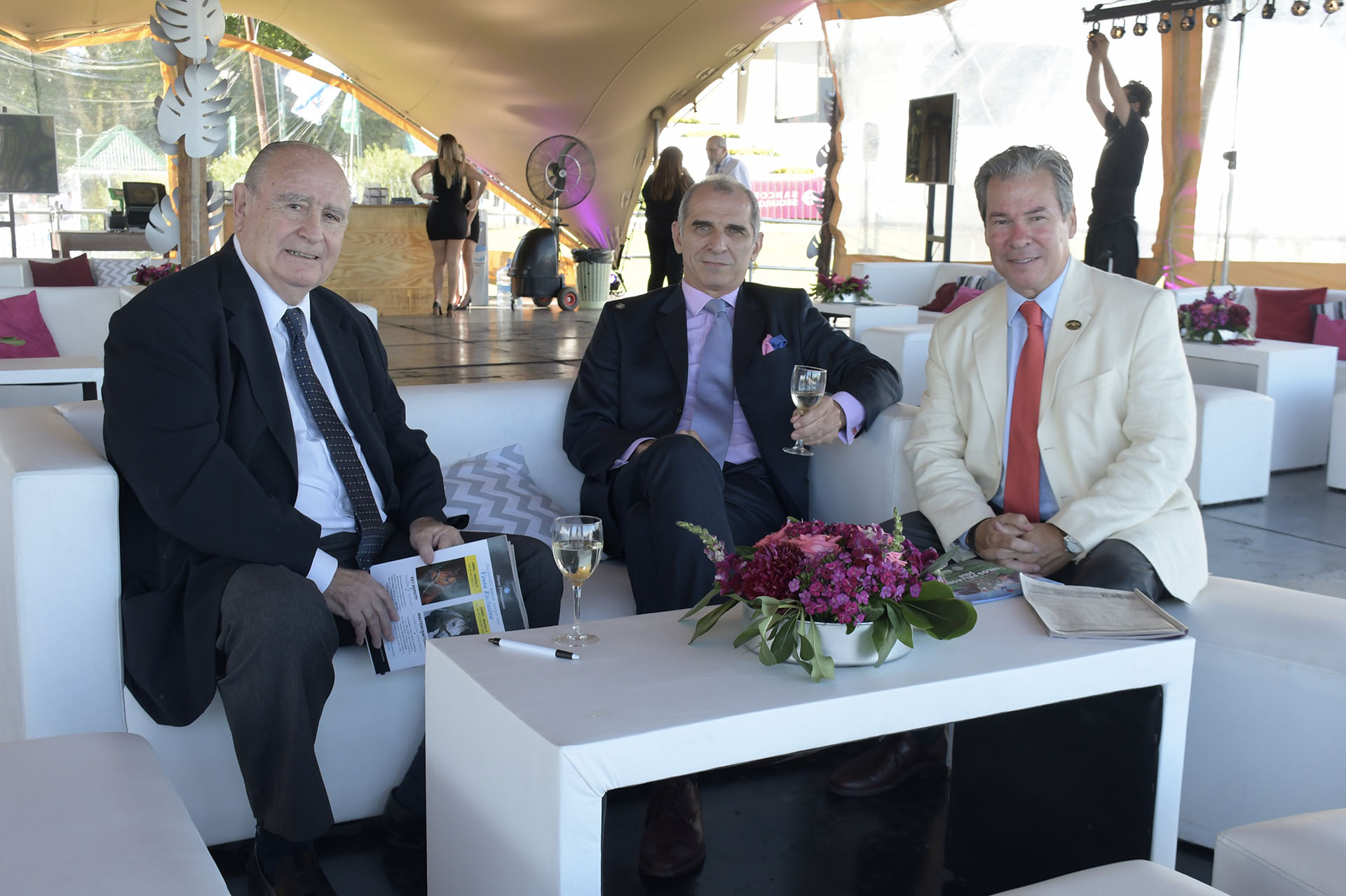 Alejandro Saravia, Gerardo Rodrigo Goyena y Alfredo Mayol, socios del Jockey Club