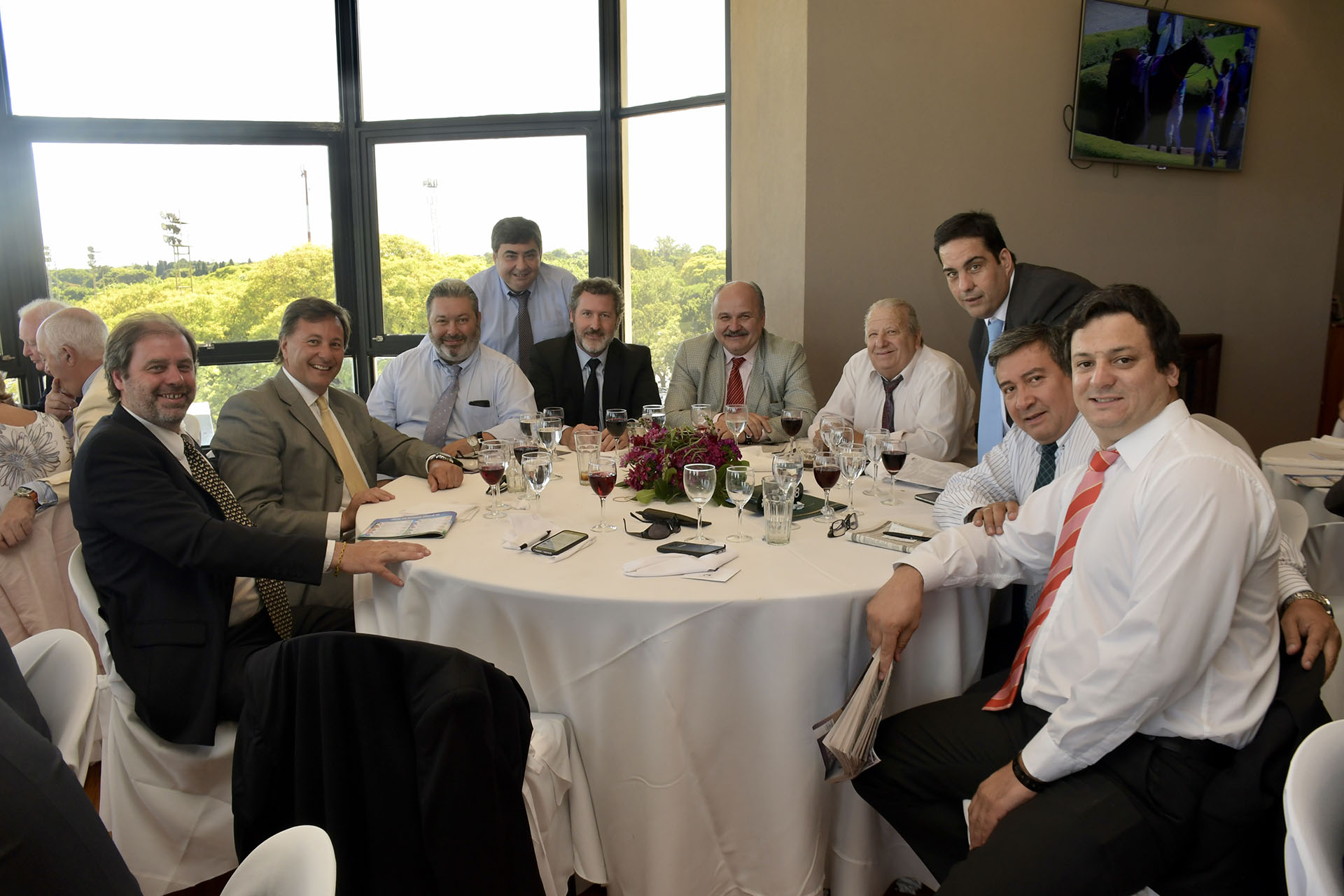 Socios del Jockey Club. Juan Cornejo, Daniel Reiloba, Juan Cruz Tanoira, Andrés Paolini, Mario Alcorta, Pedro Pérez, Fernando Tuffilarso, Martín Paramio, Giobardo Beso, Marcelo Ventura Bosch