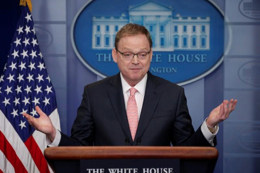 El asesor económico de la Casa Blanca Kevin Hassett en una rueda de prensa en Washington, feb 22, 2018. REUTERS/Jonathan Ernst