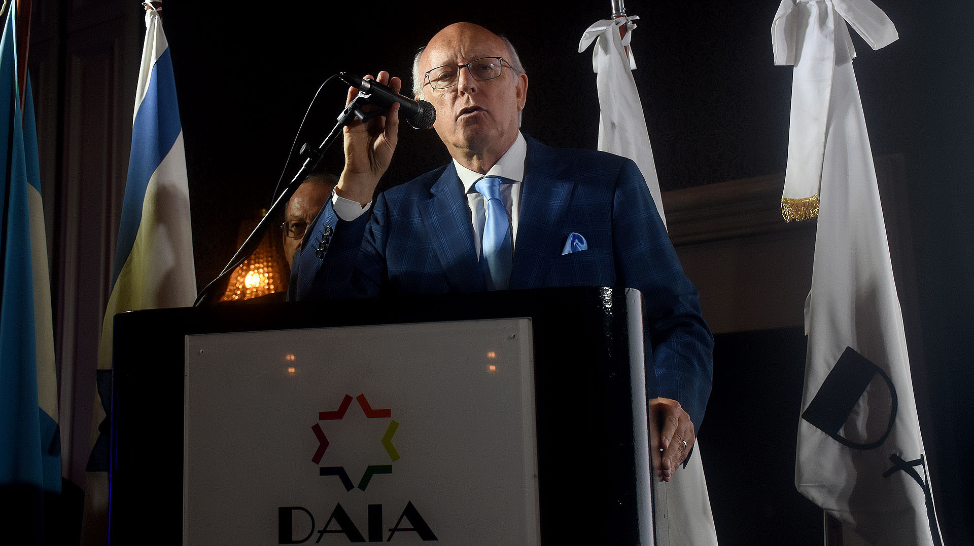 El presidente saliente de la DAIA, Alberto Indij, durante su discurso
