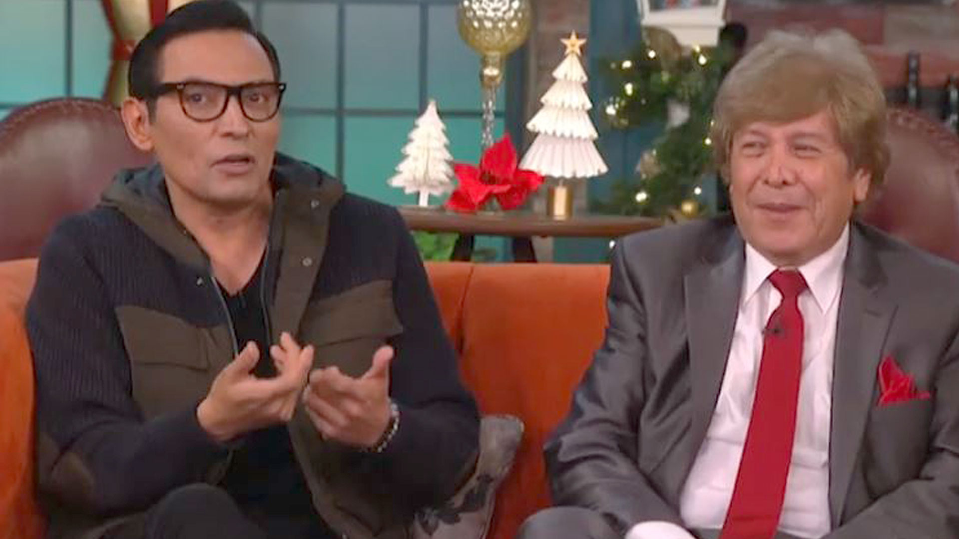 Joaquín Muñoz y Jorge Carbajal insisten en la próxima resurrección de Juan Gabriel (Foto: Captura Intrusos, Televisa)