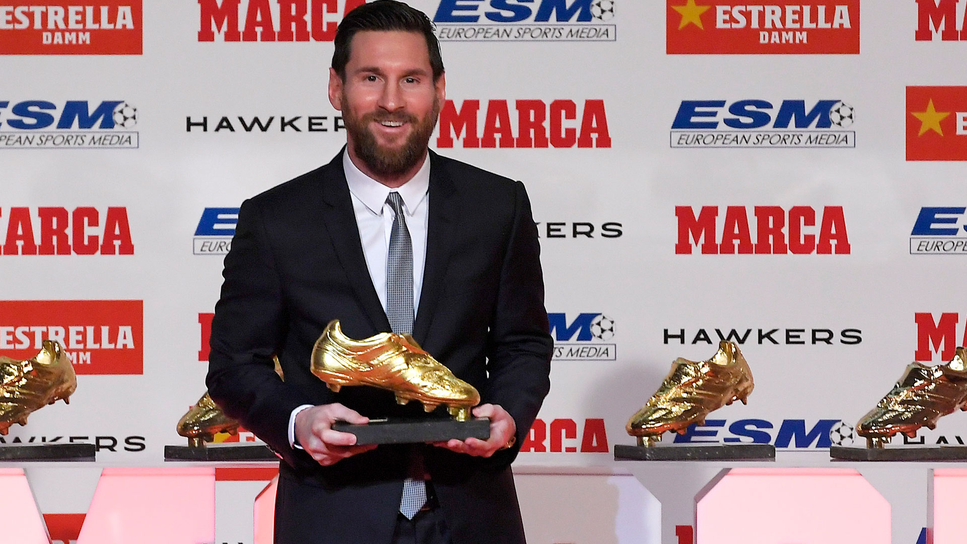 Lionel Messi recibe su quinta bota de Oro como máximo goleador de la temporada en Europa el 18 de diciembre