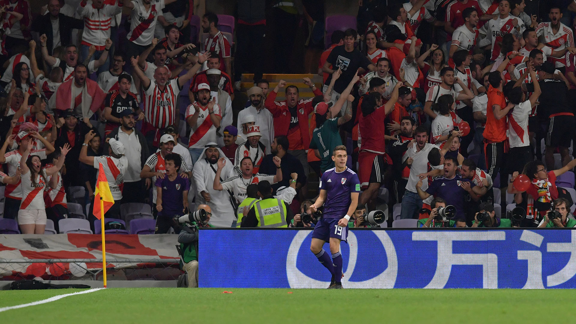 El colombiano Santos Borré fue el autor de los dos goles de River