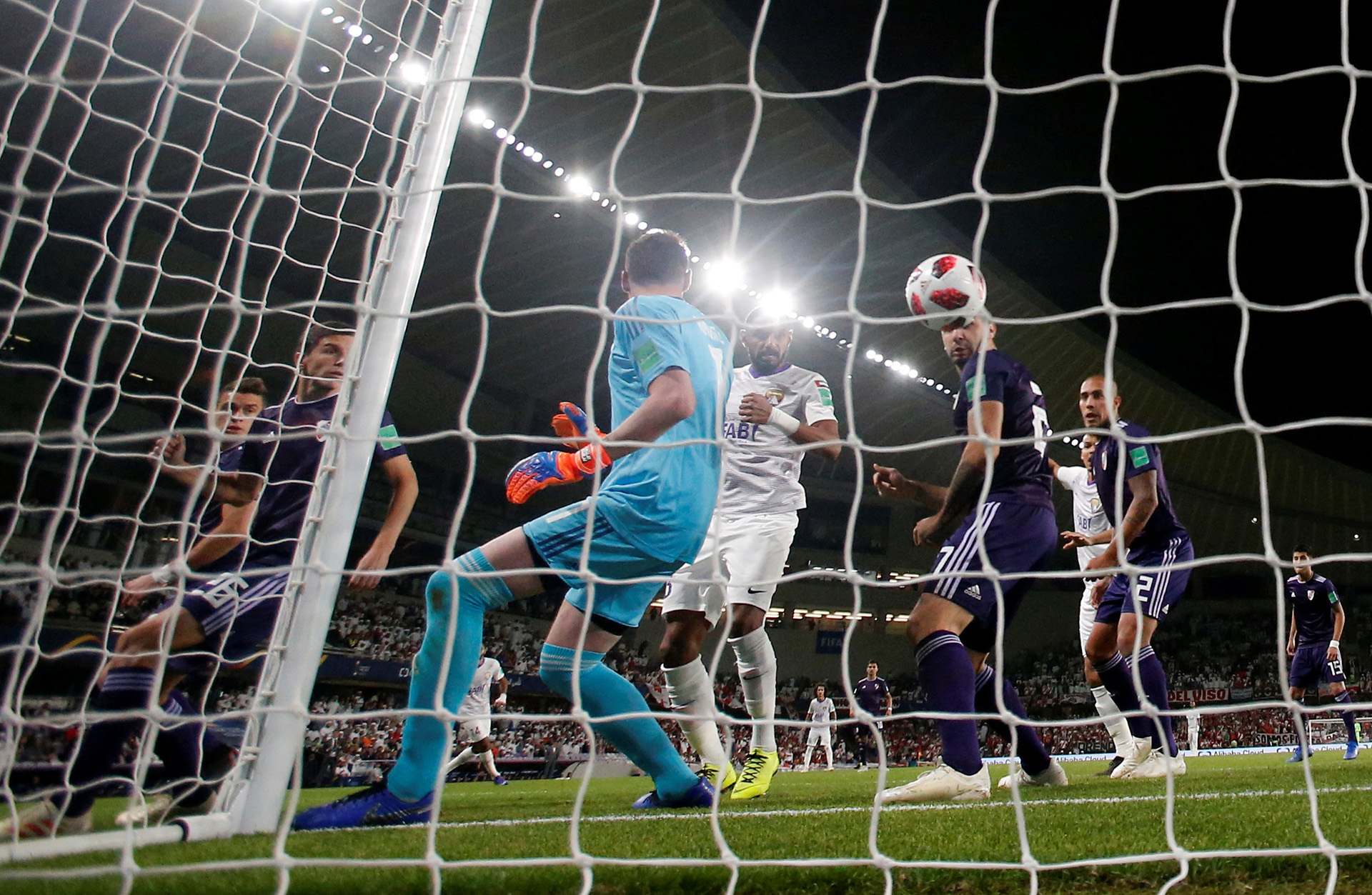 La floja reacción de Franco Armani en el primer gol del Al Ain que sorprendió a River