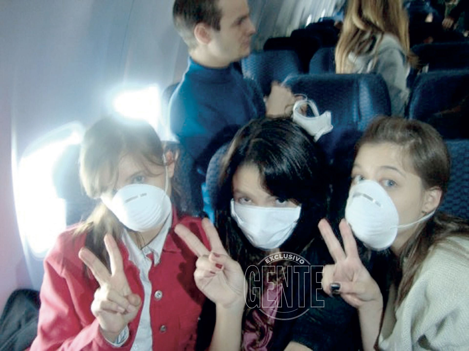 En mayo de 2009, Thelma solo le había revelado lo ocurrido a “dos compañeras de 17 años”. Ellas son sus íntimas amigas, las mellizas Sol y Belén Berecoechea. Y junto a ellas eligió viajar en los vuelos de ida y vuelta de Buenos Aires a Nicaragua y viceversa.