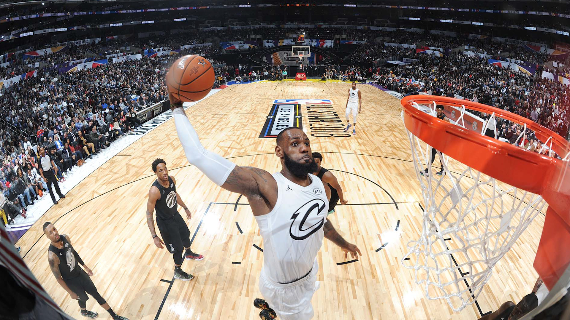 En el All Star Game de la NBA, LeBron James le gana el duelo a Stephen Curry el 17 de febrero