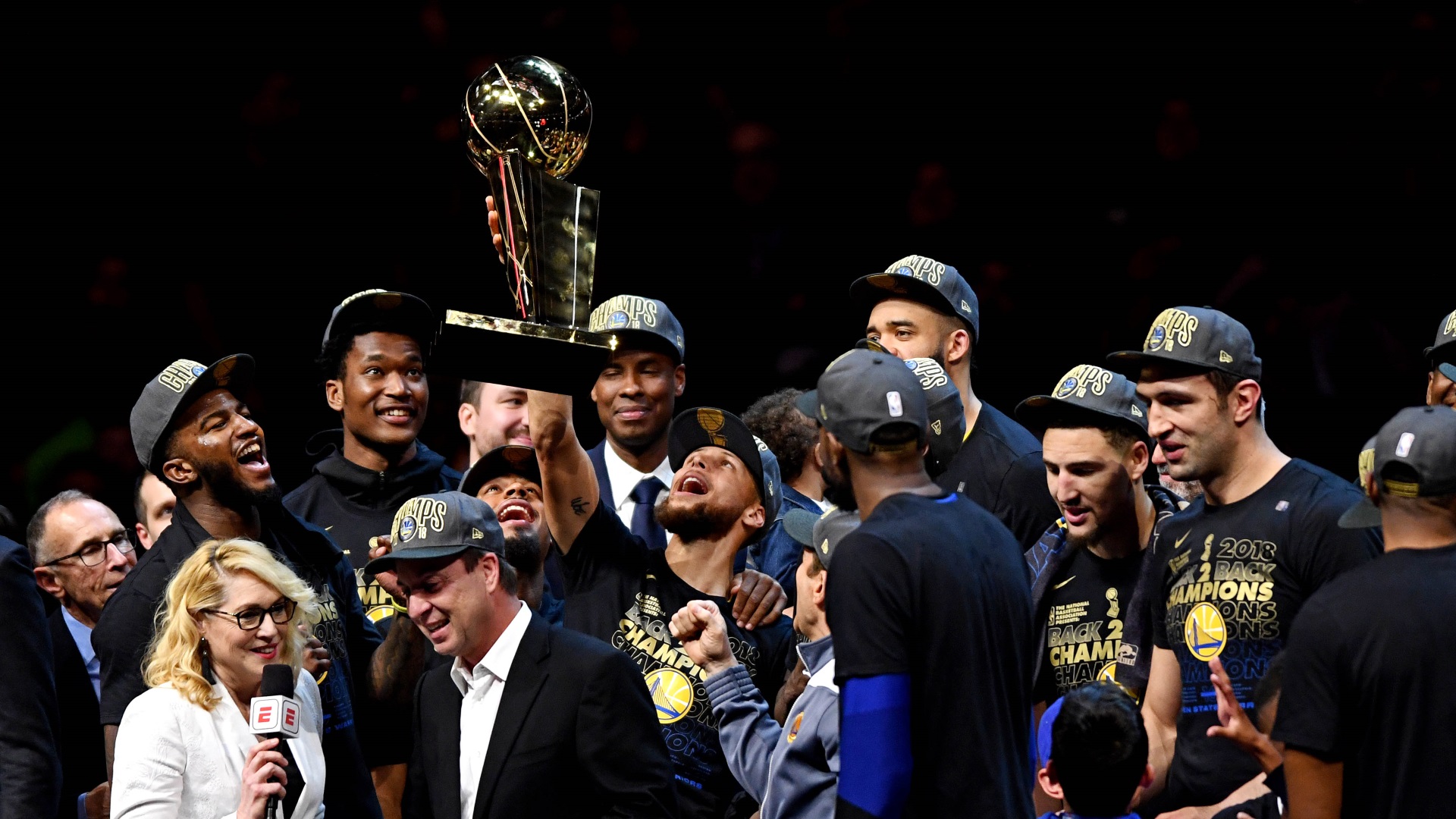 Golden State Warriors derrota a Cleveland Cavaliers y se consagra campeón de la NBA por tercera vez en cuatro años el 9 de junio