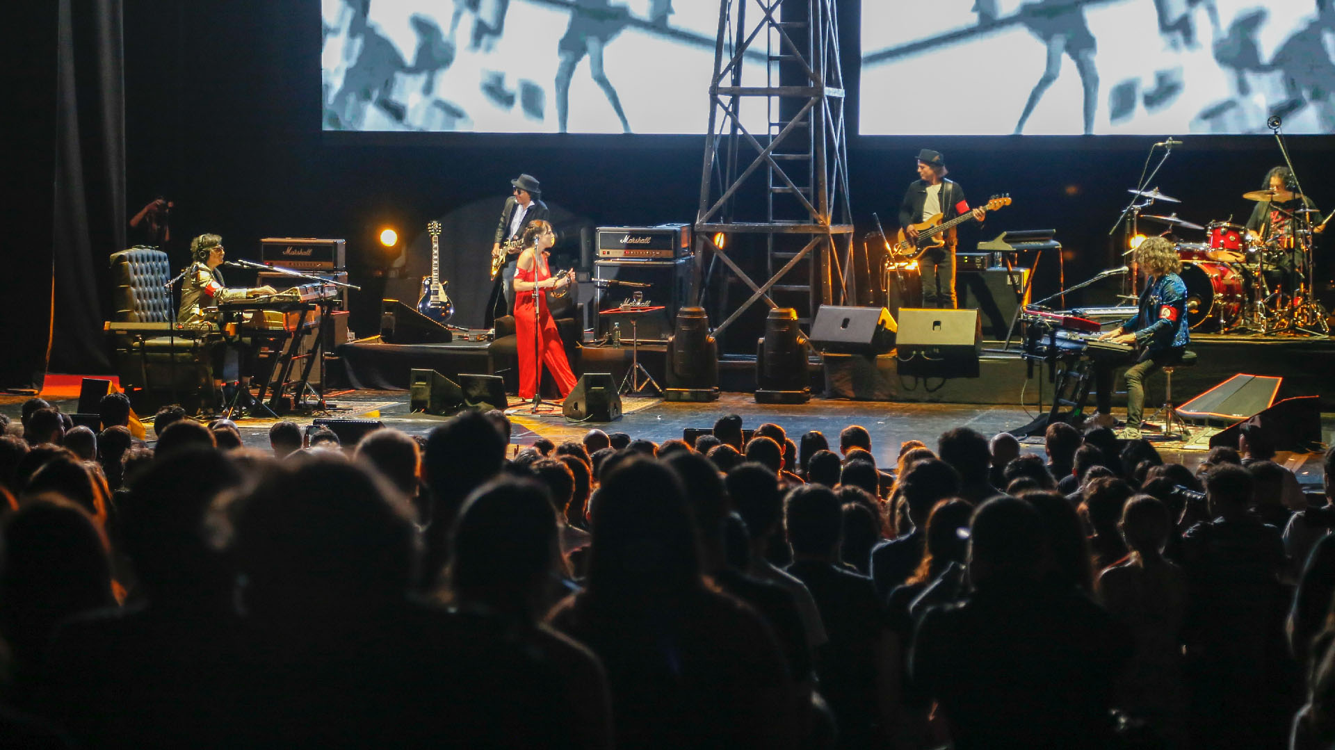 La banda de Charly cumplió como siempre arriba del escenario