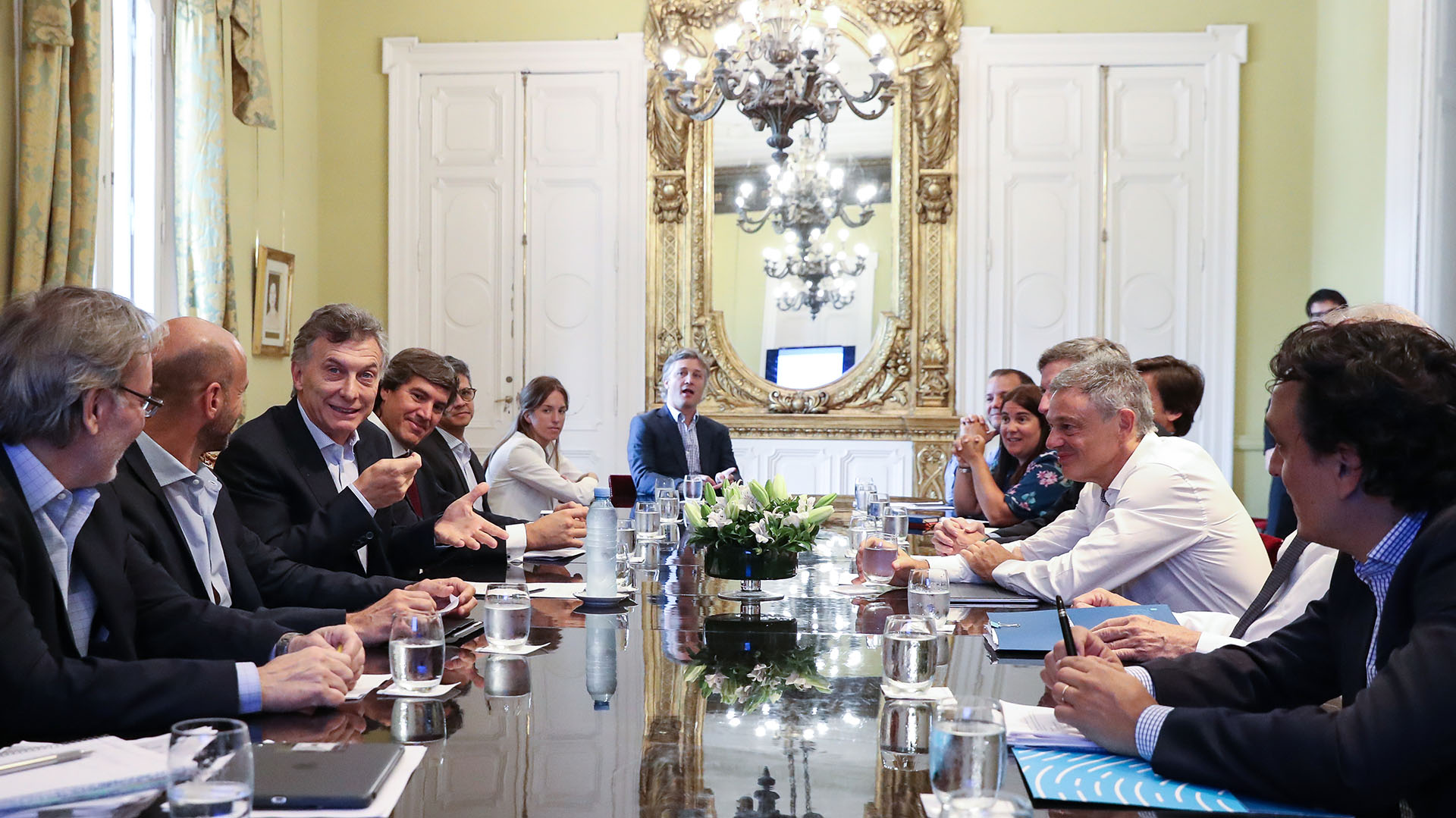 Mauricio Macri analizó los proyectos PPP junto a sus funcionarios esta mañana (Prensa Presidencia)