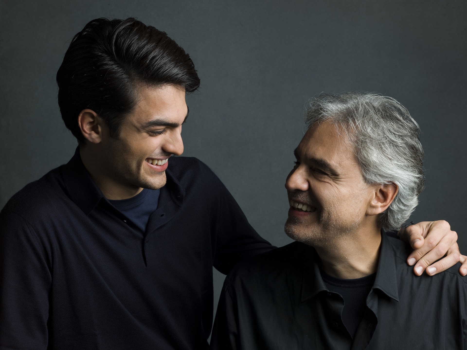 Andrea junto a su hijo Matteo (Crédito: Mark Seliger Official Pic Press Release)