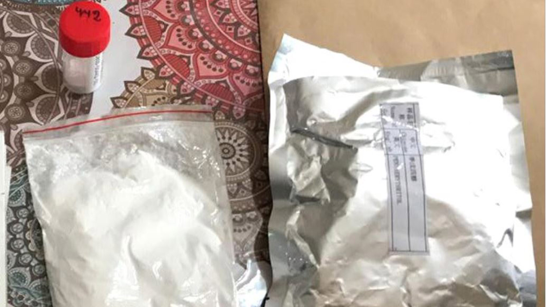 Polvo alucinógeno encontrado a un presunto dealer en Rosario. El acusado estaba en lista para trabajar en una fiscalía federal.